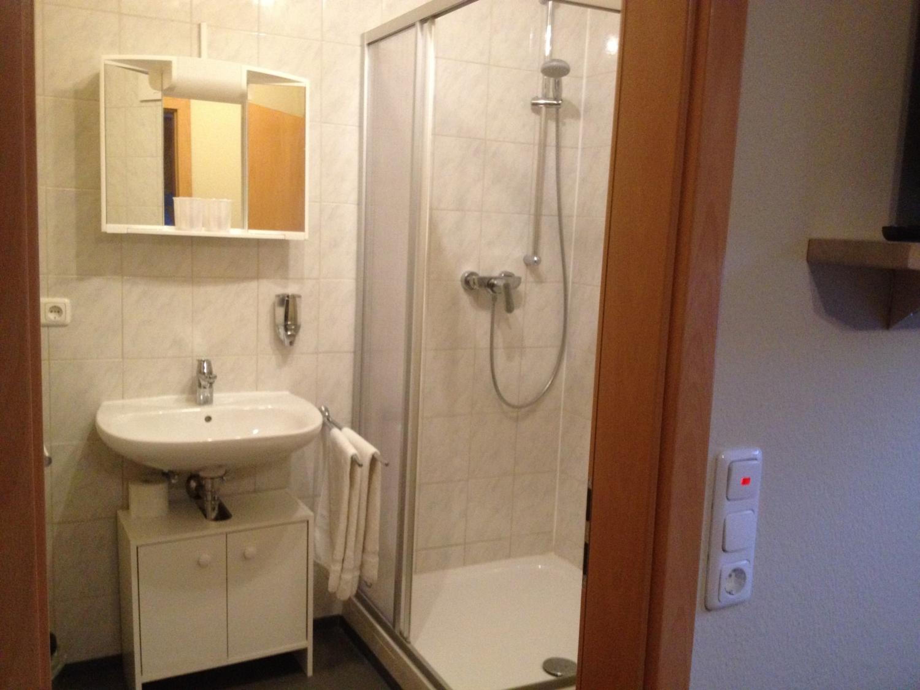 Classic Twin Room - Photo 5