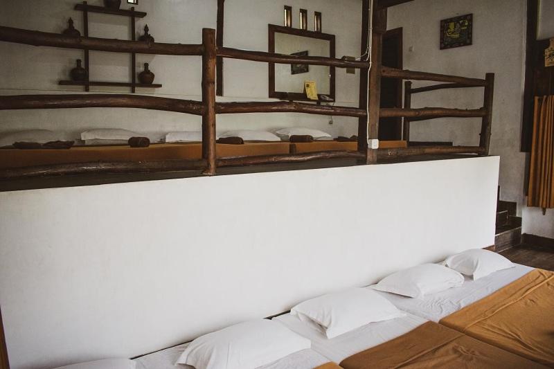 Twin Room With Shared Toilet