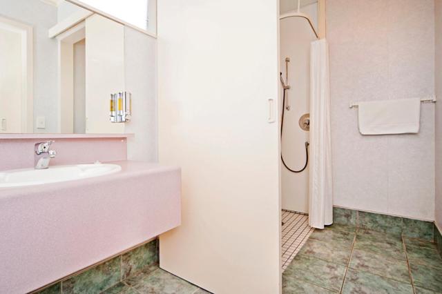 Twin/Double Room- Disability Access photo 2