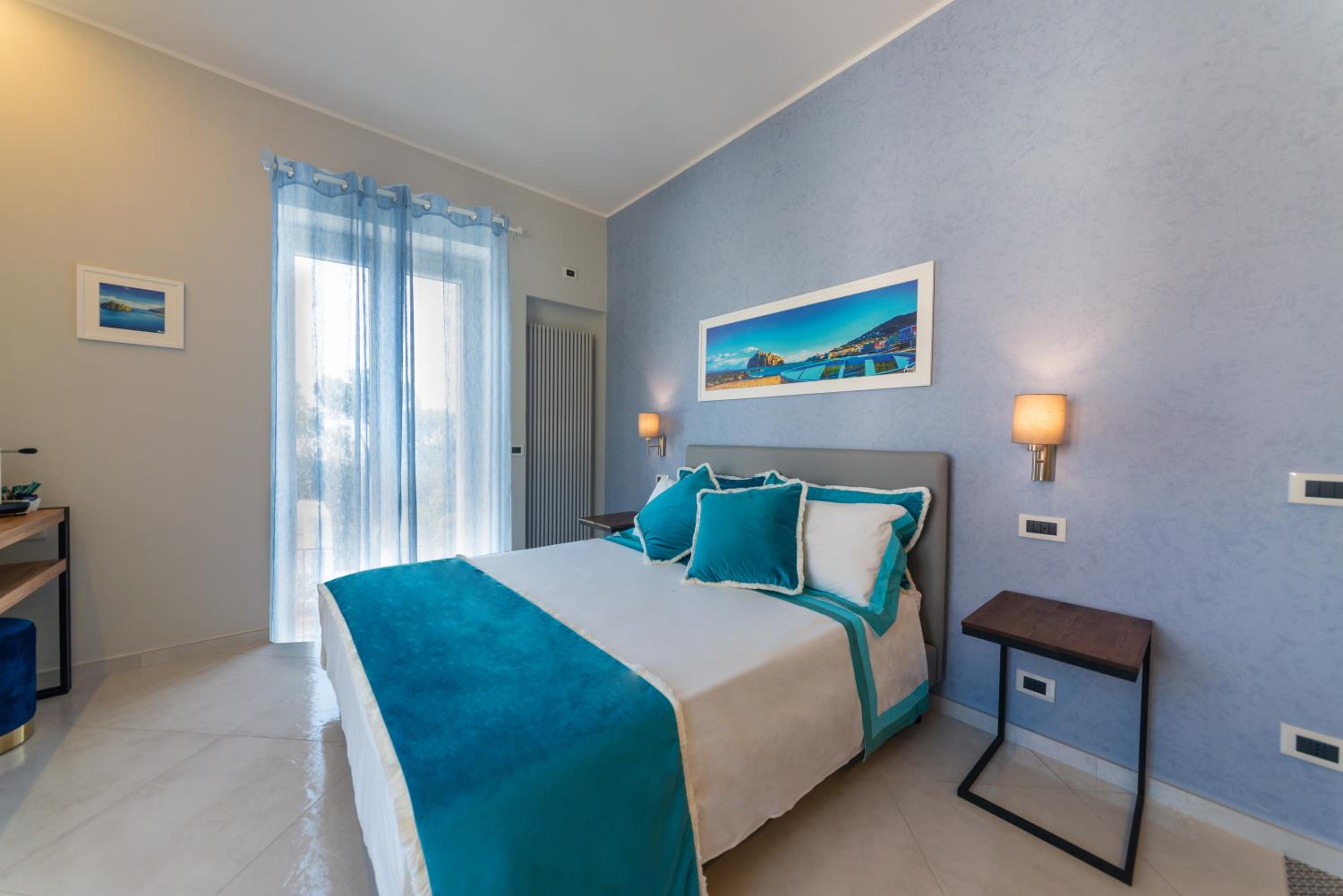 Deluxe Double Room - Photo 1