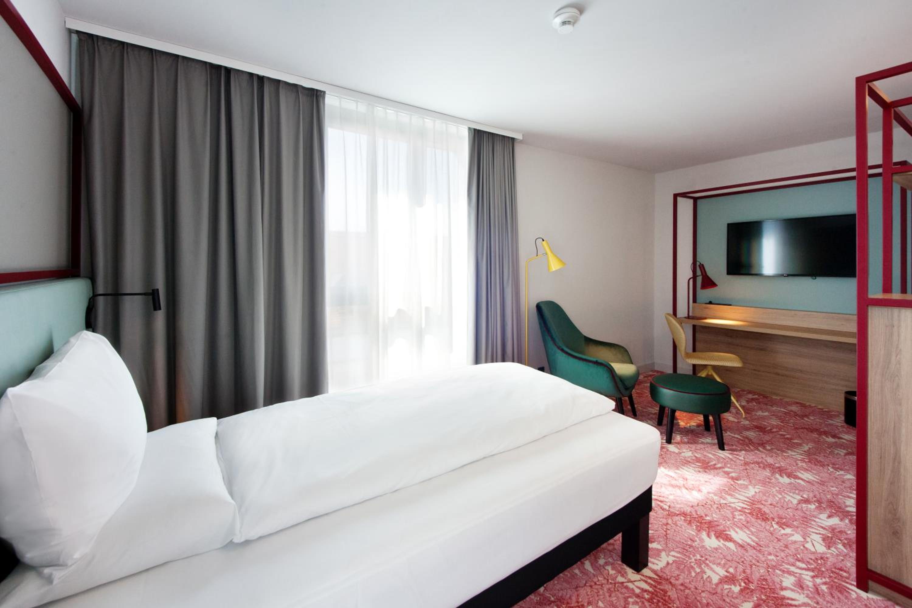 Twin Room - Photo 8