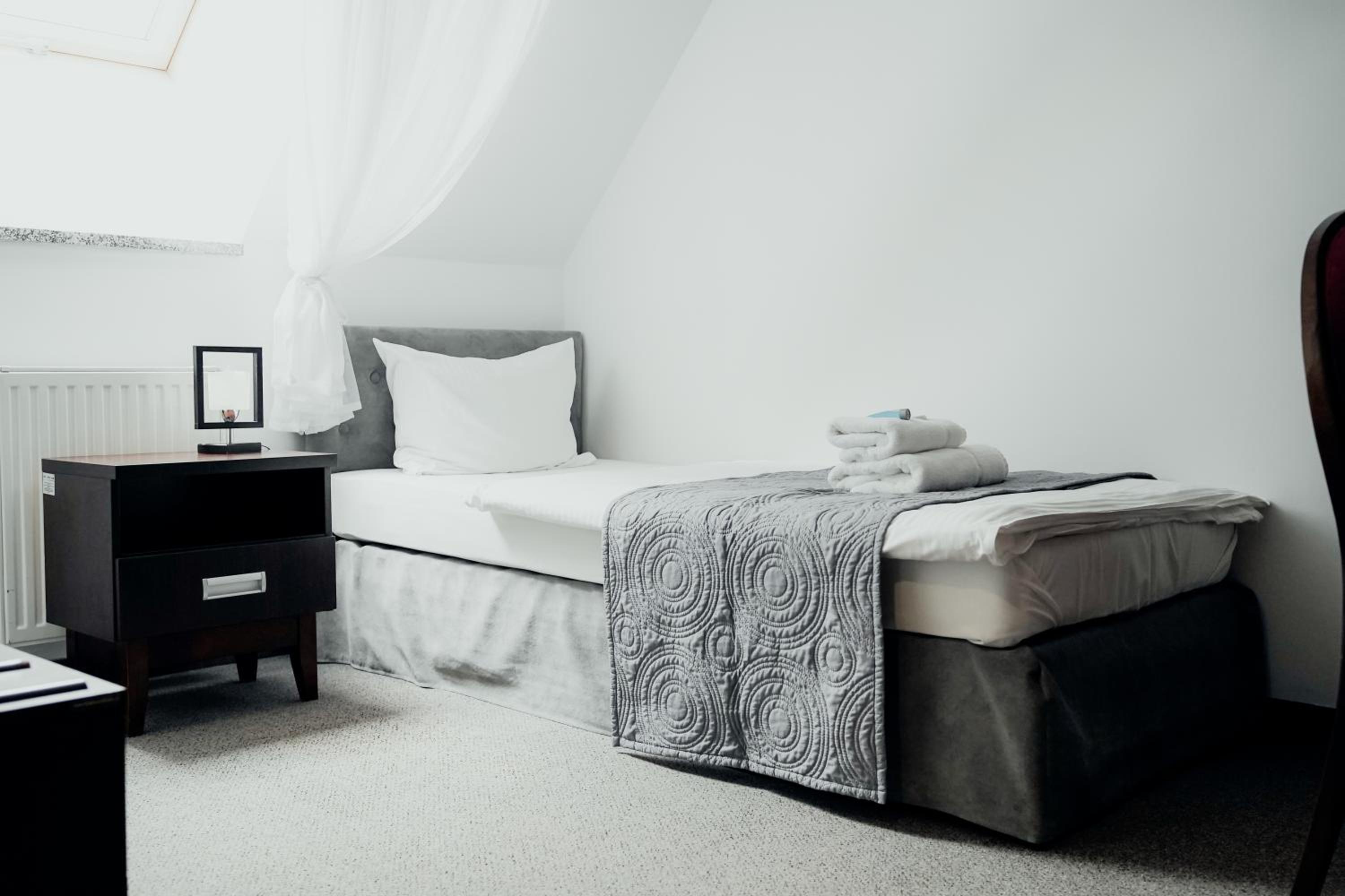Small Single Room photo 3