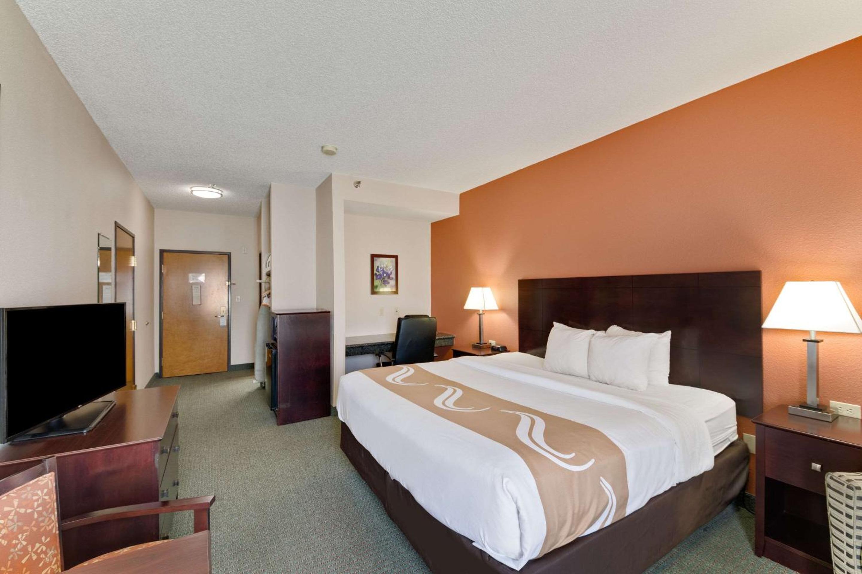King Room - Non-Smoking - Photo 1