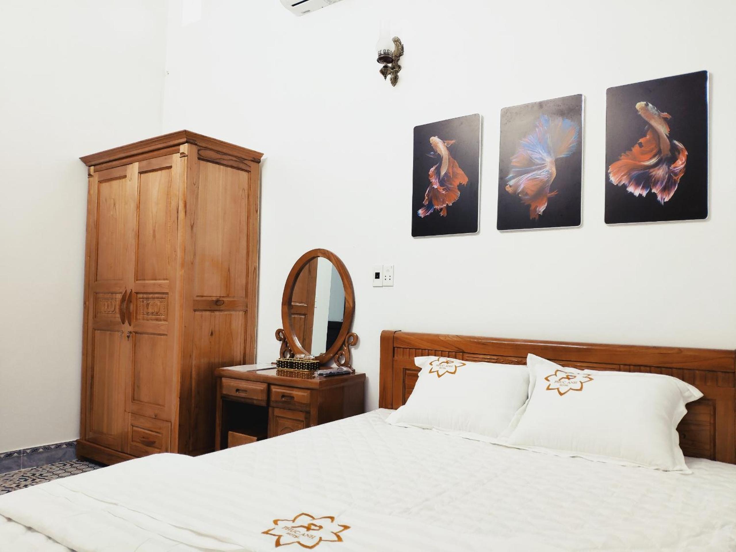 Large Double Room photo 1