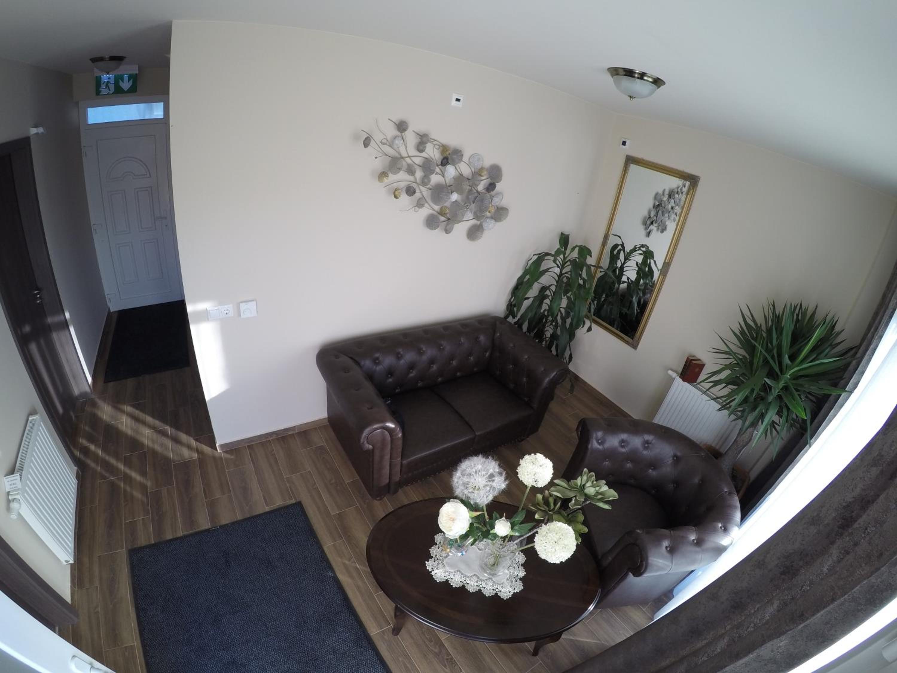 Family Room - Photo 5
