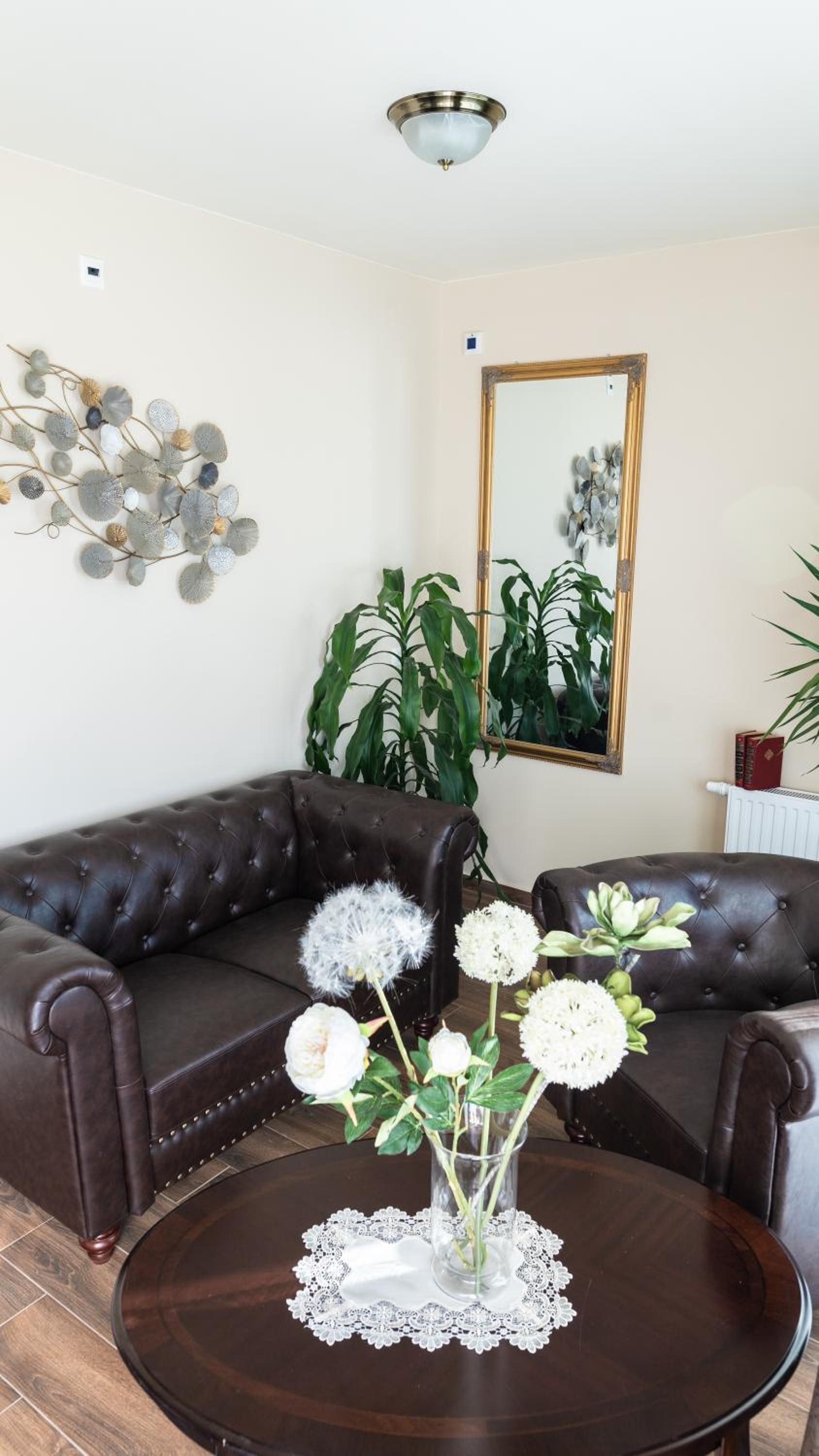 Family Room - Photo 6