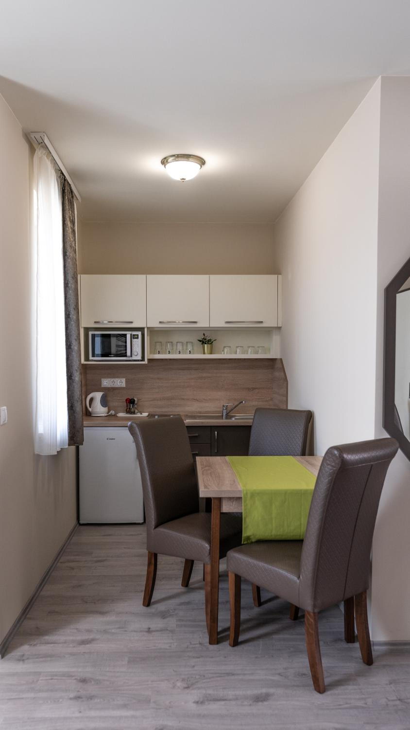 Family Room - Photo 12