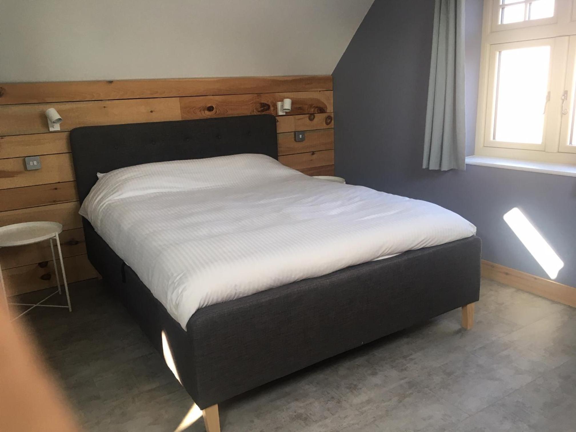 One-Bedroom Apartment - Photo 5