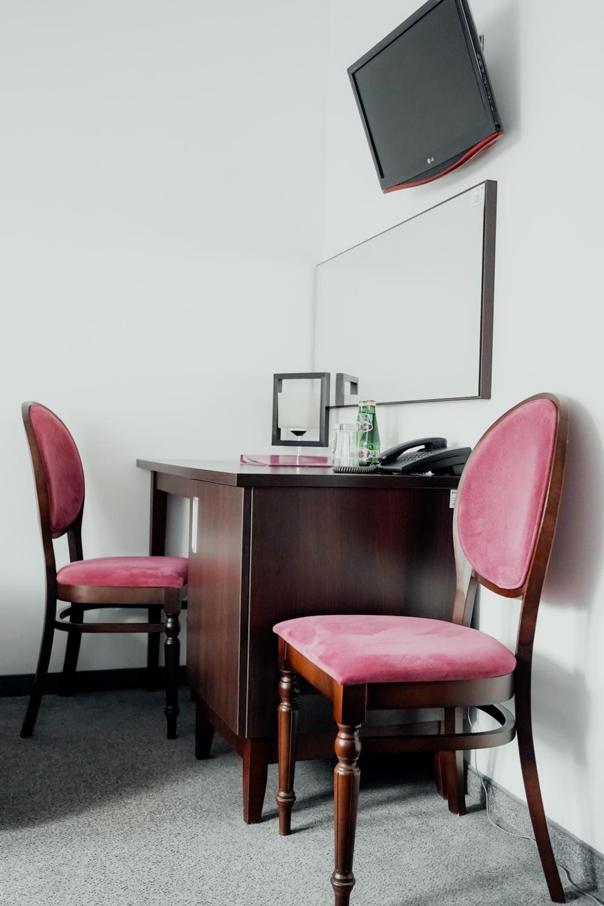 Standard Double Room - Photo 6