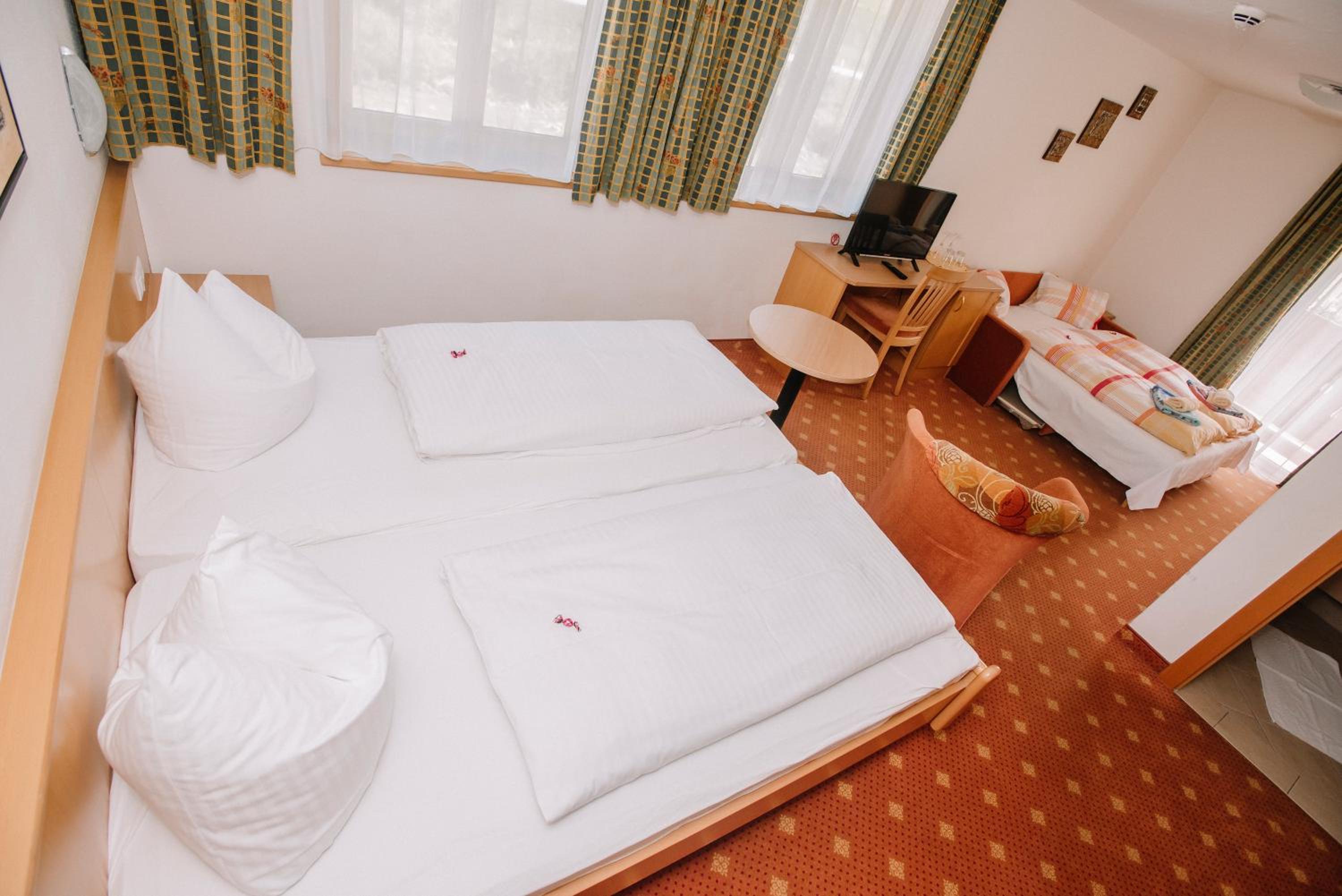 Quadruple Room With Balcony photo 2