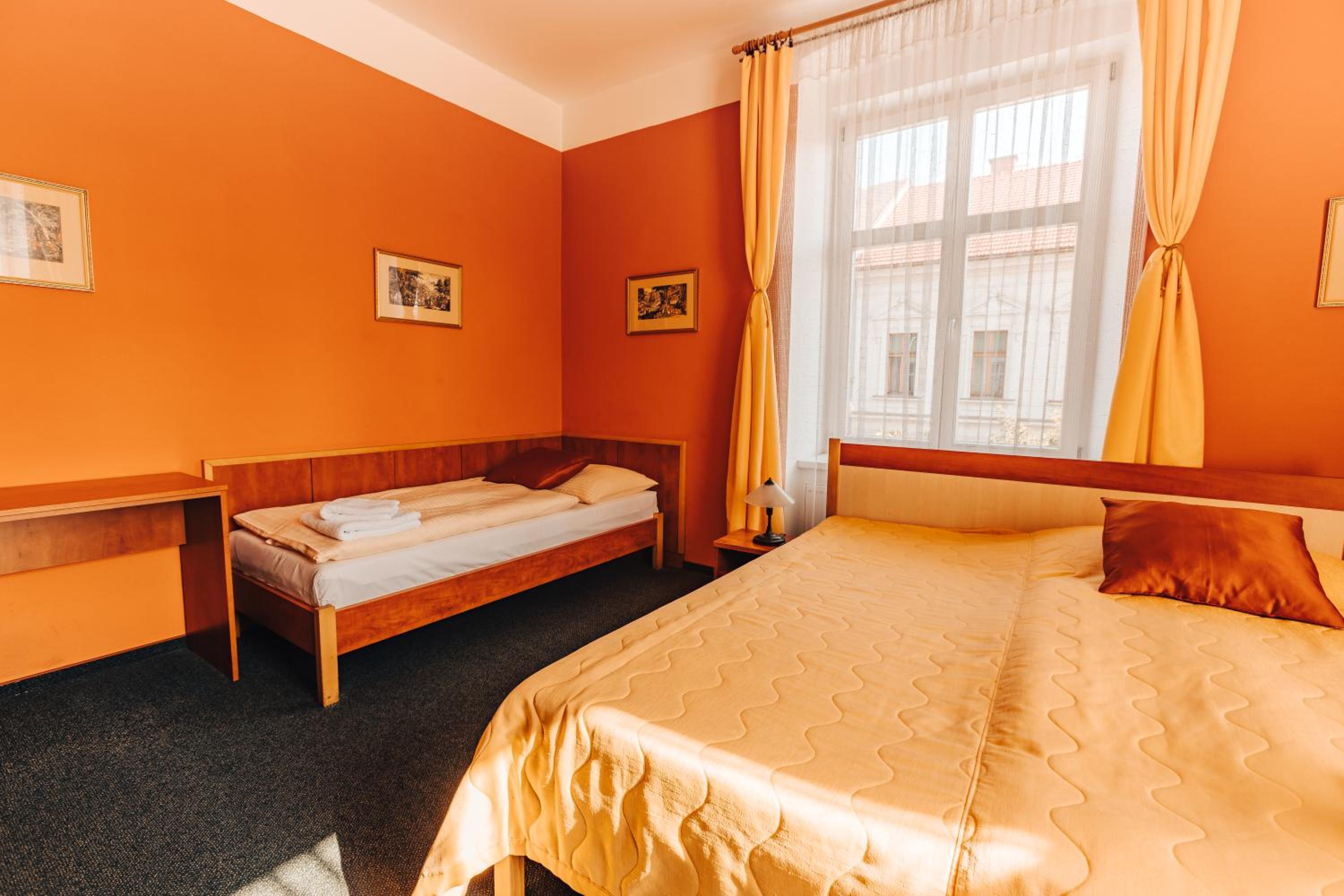 Twin Room - Photo 7