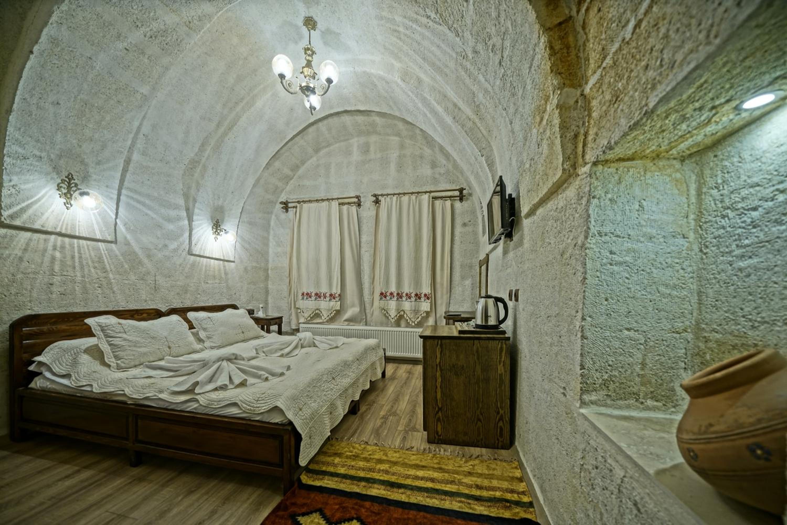 Standard Double Room - Photo 2