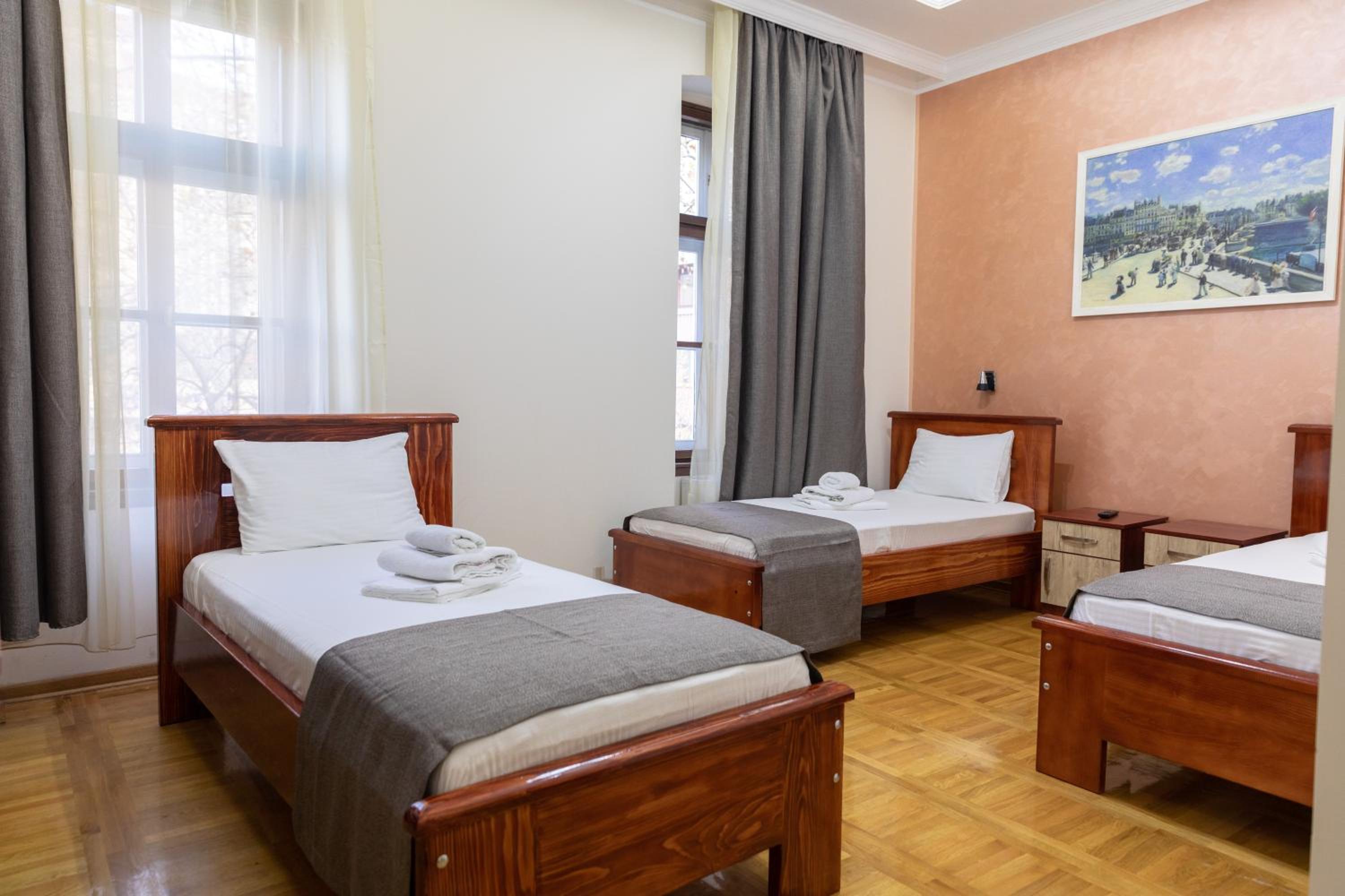 Standard Triple Room - Photo 3