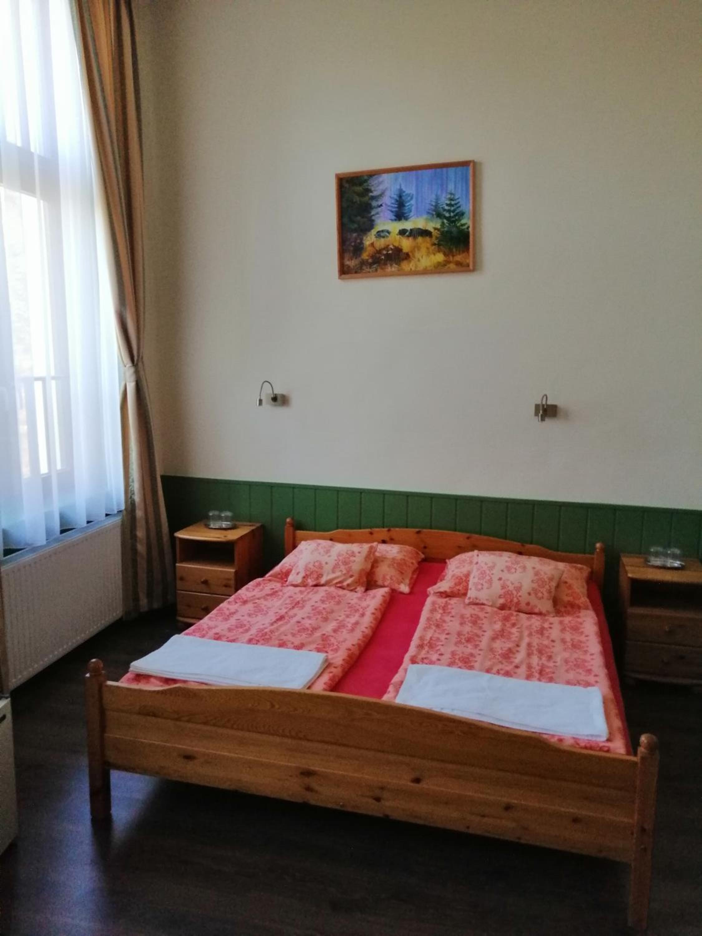Double Room with Private Bathroom - Photo 2