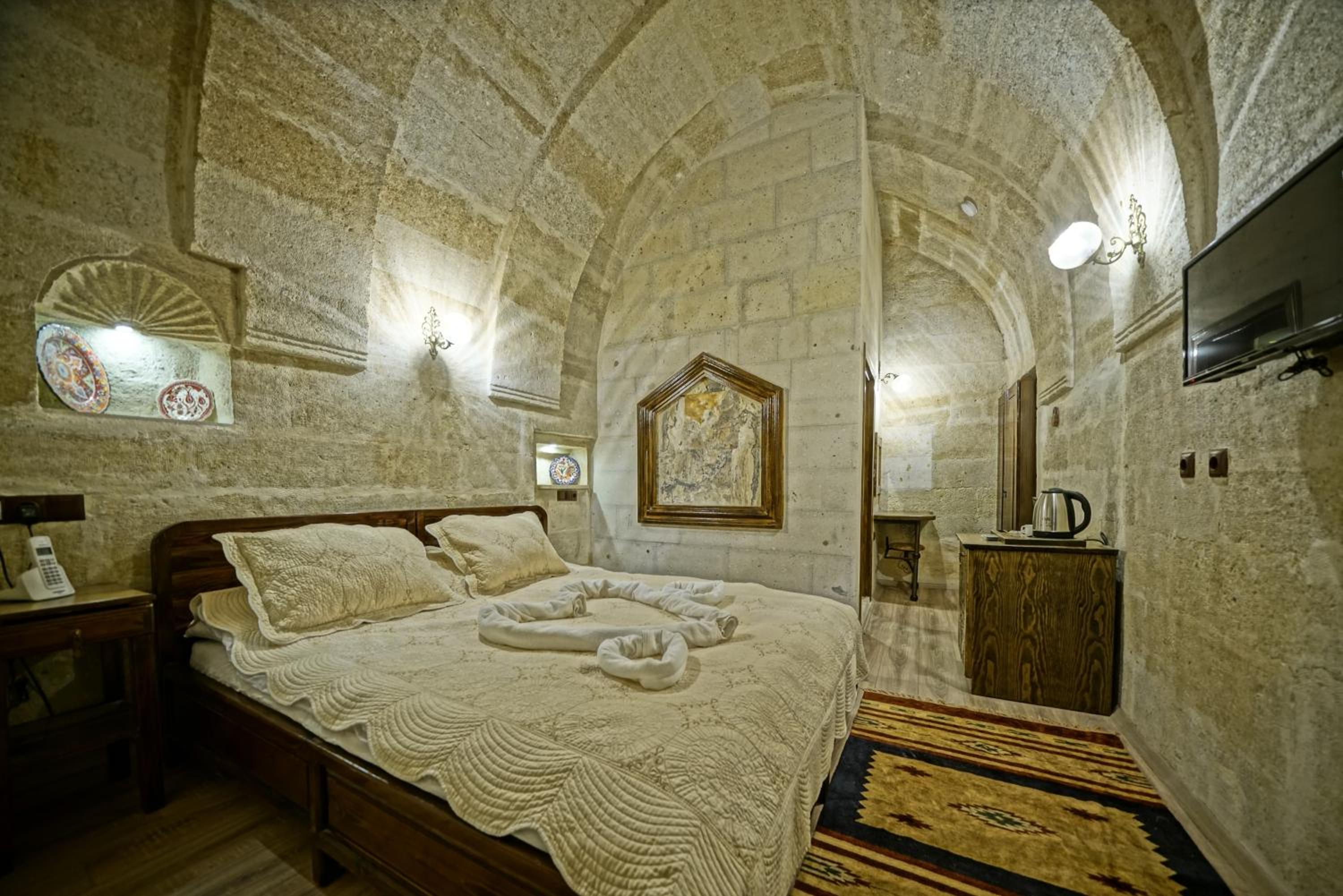Double Room with Garden View - Photo 3