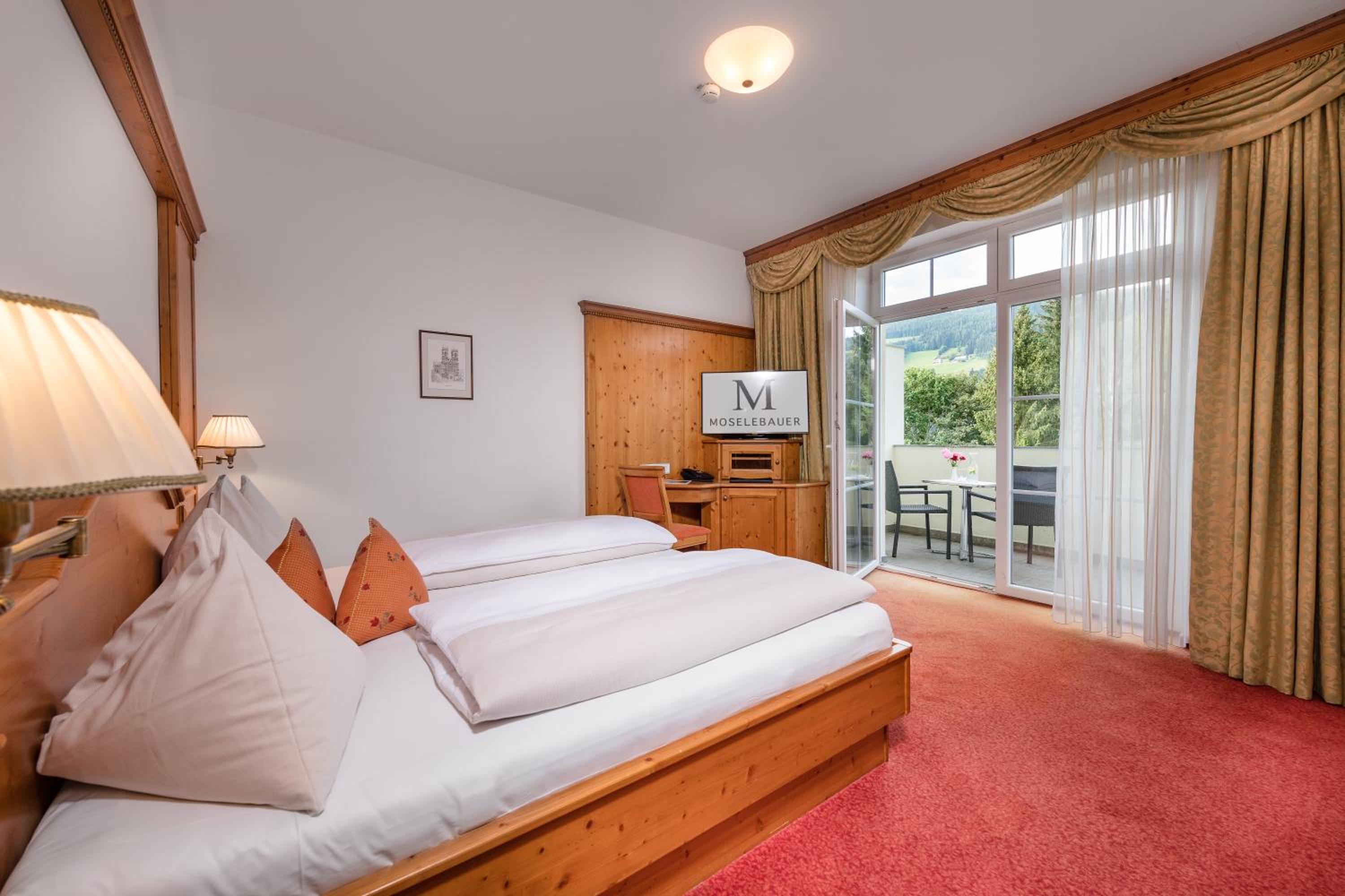Deluxe Suite - Photo 5