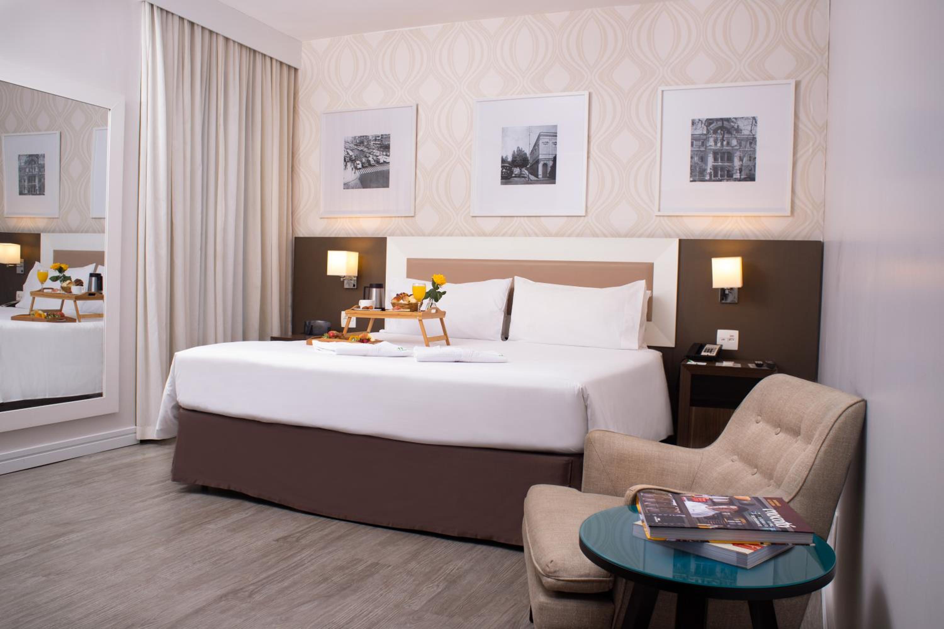 Premium King Room photo 1