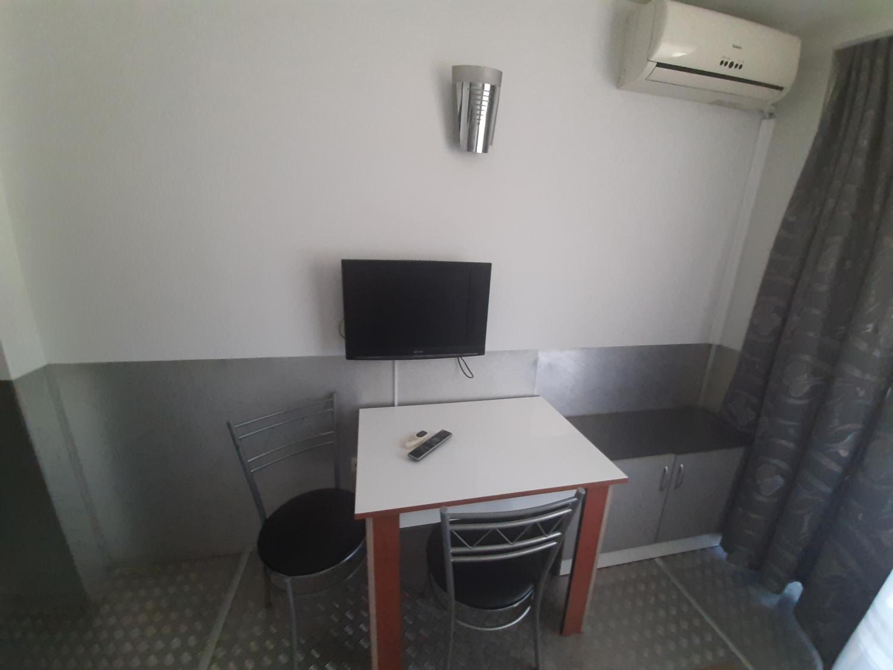 Studio with Terrace - Photo 6
