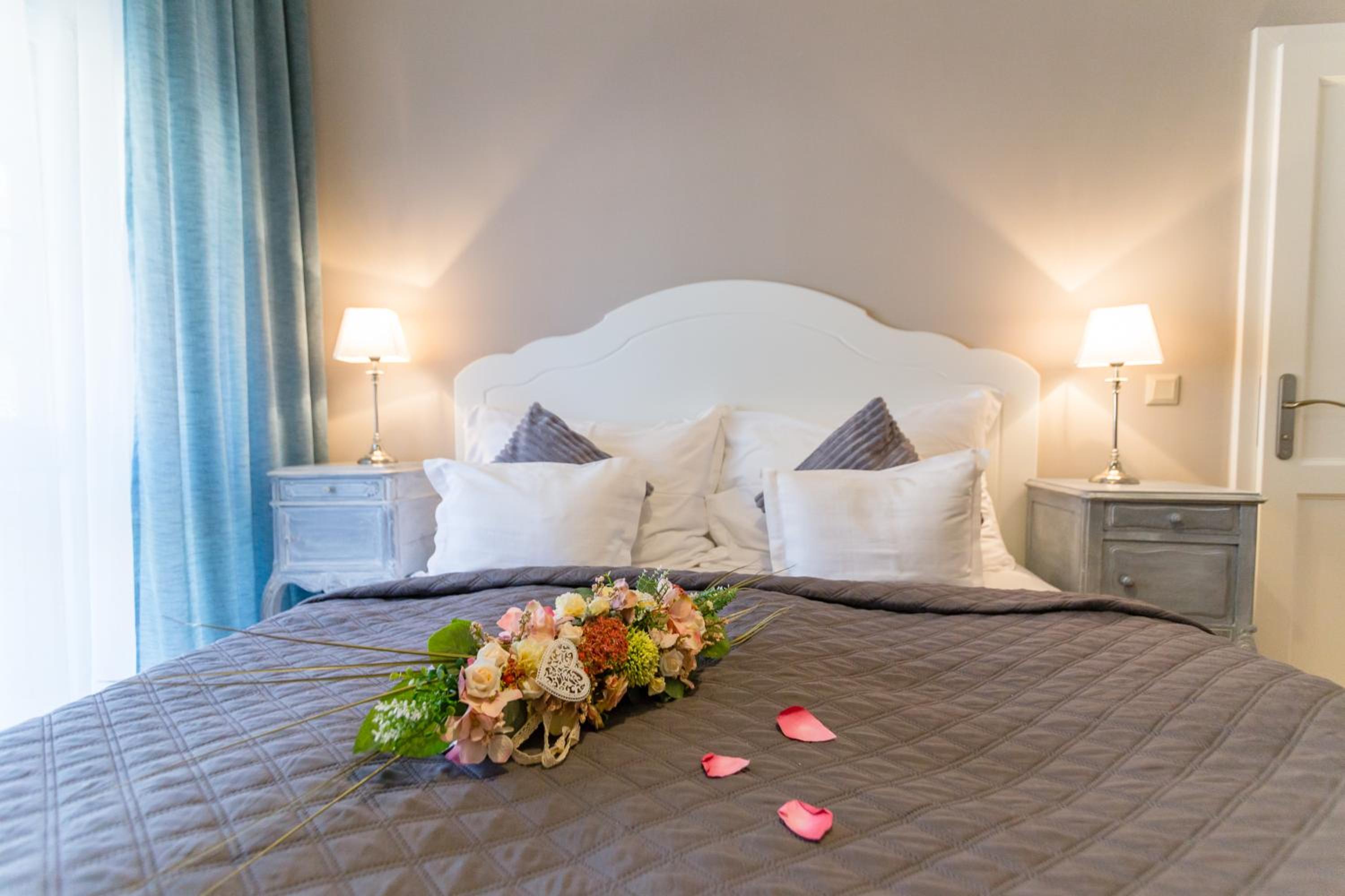 Double Room with Balcony - Photo 13