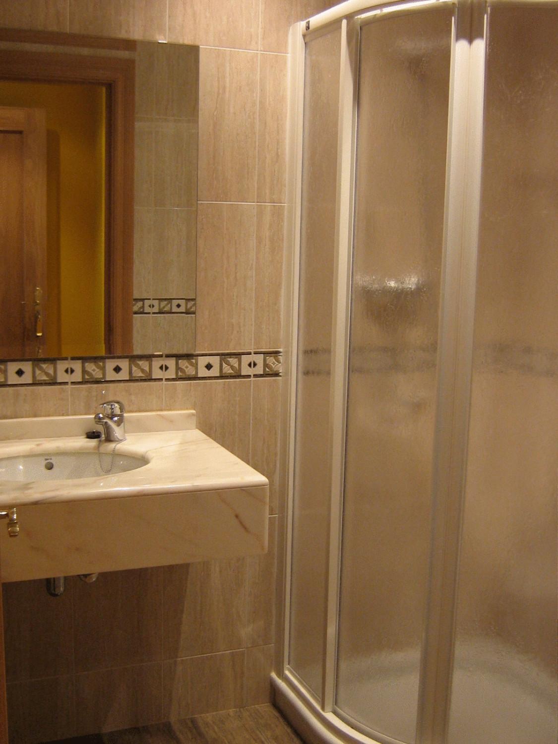 Double Room - Photo 8