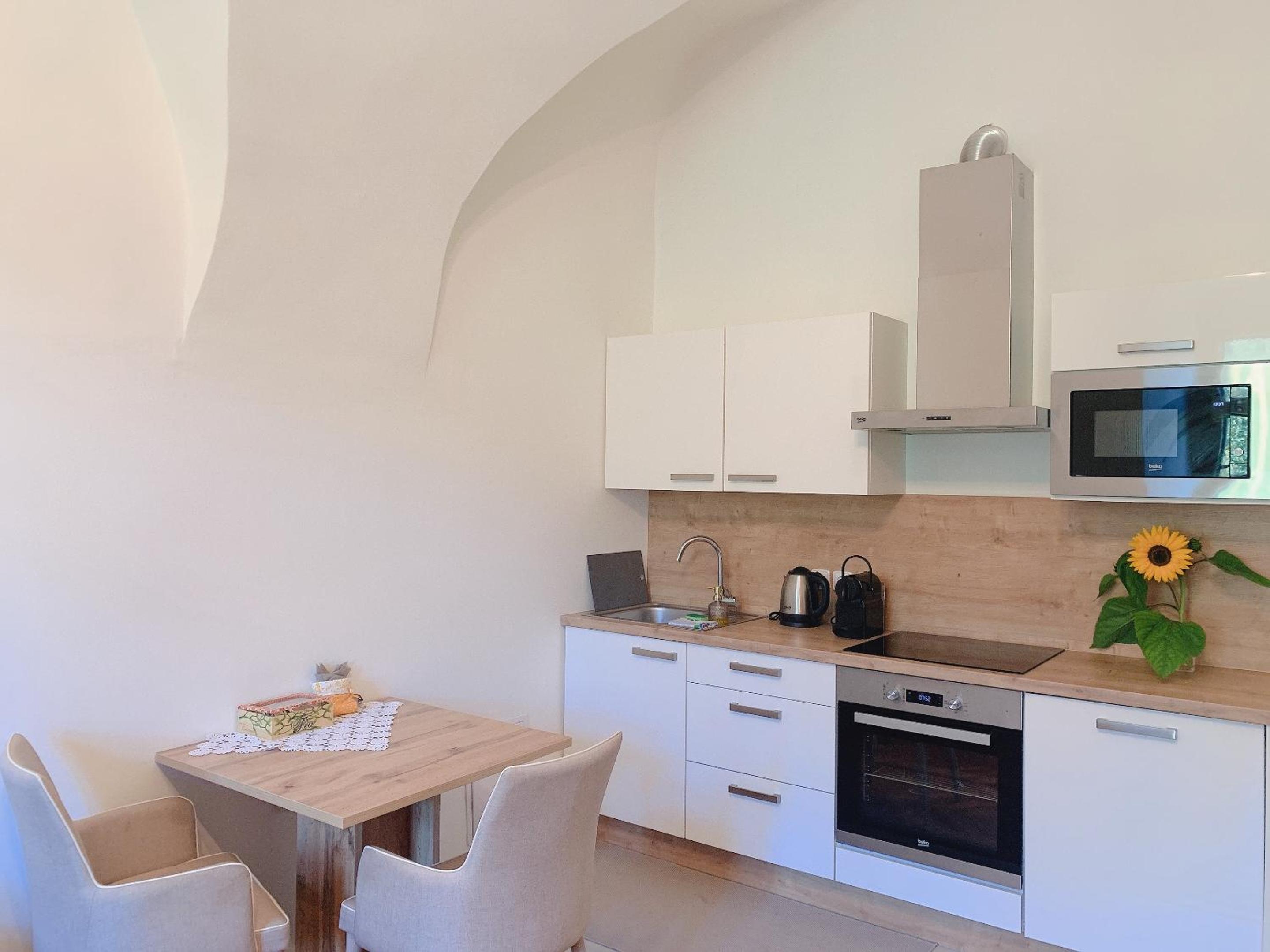One-Bedroom Apartment - Photo 8