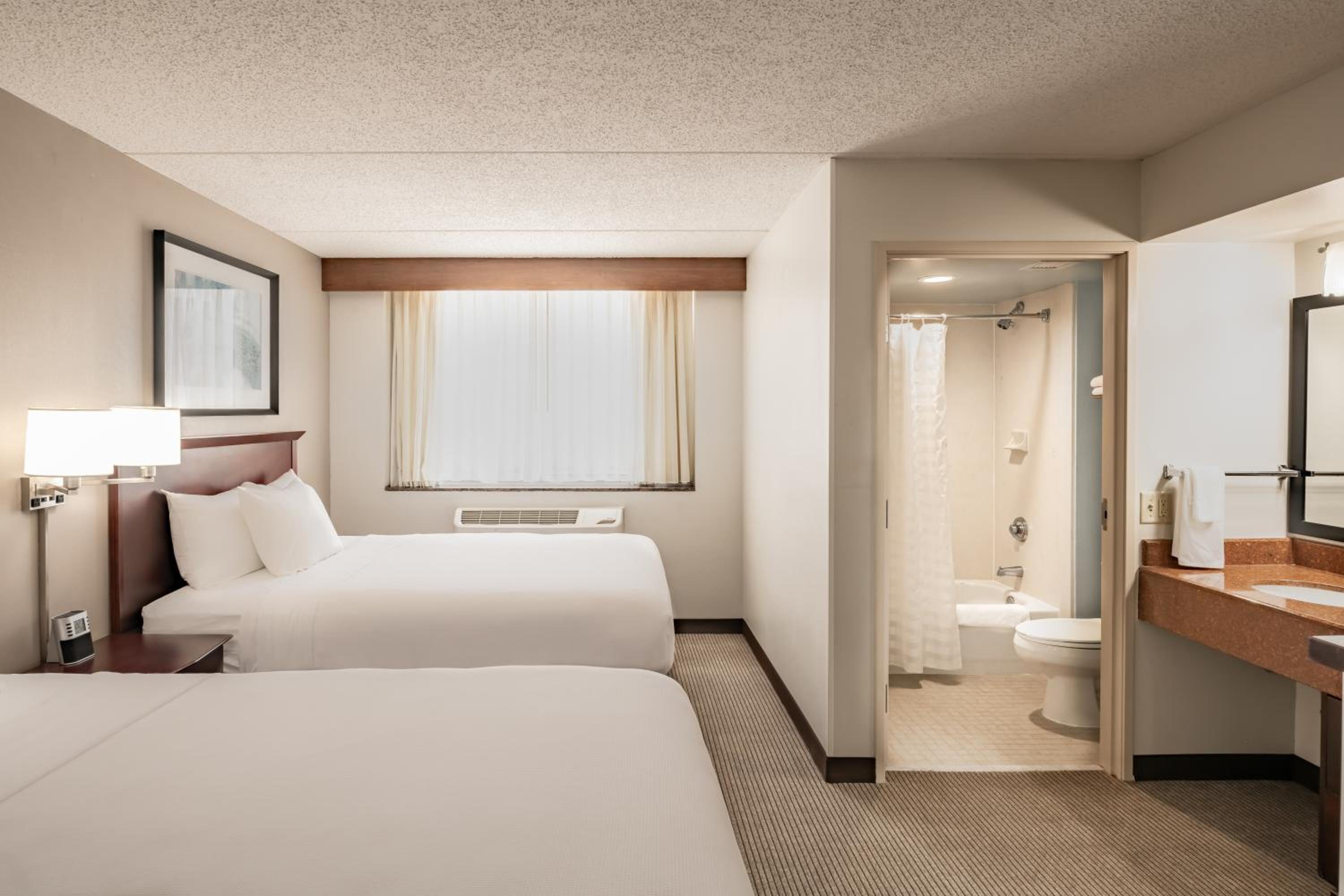 Queen Room with Two Queen Beds and Sofa Bed - High Floor - Photo 1