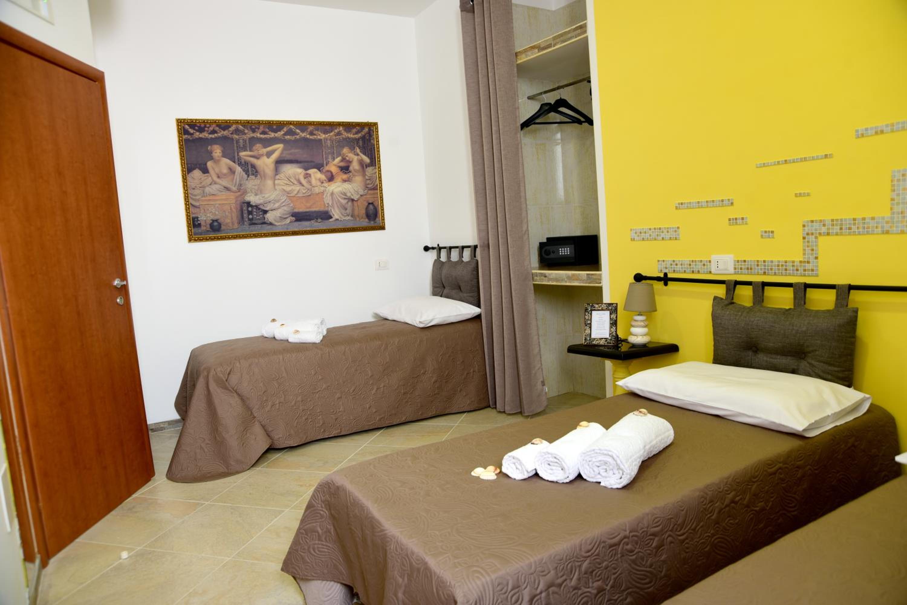 Triple Room