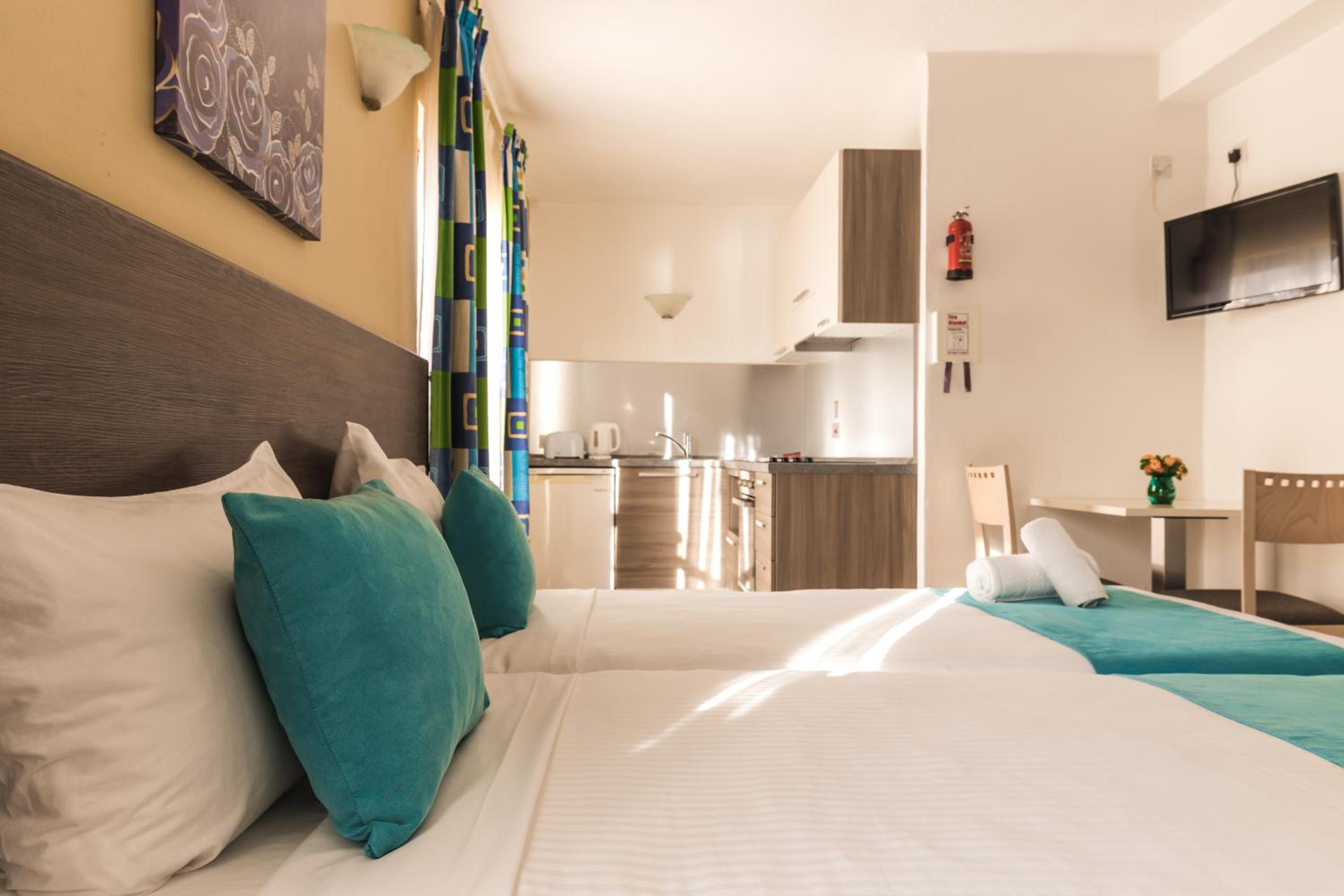 Studio Apartment