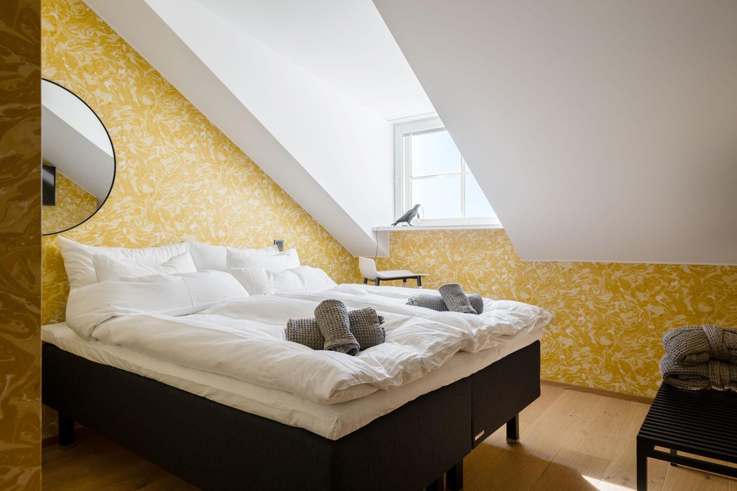 Deluxe Double or Twin Room with Lake View - Photo 5