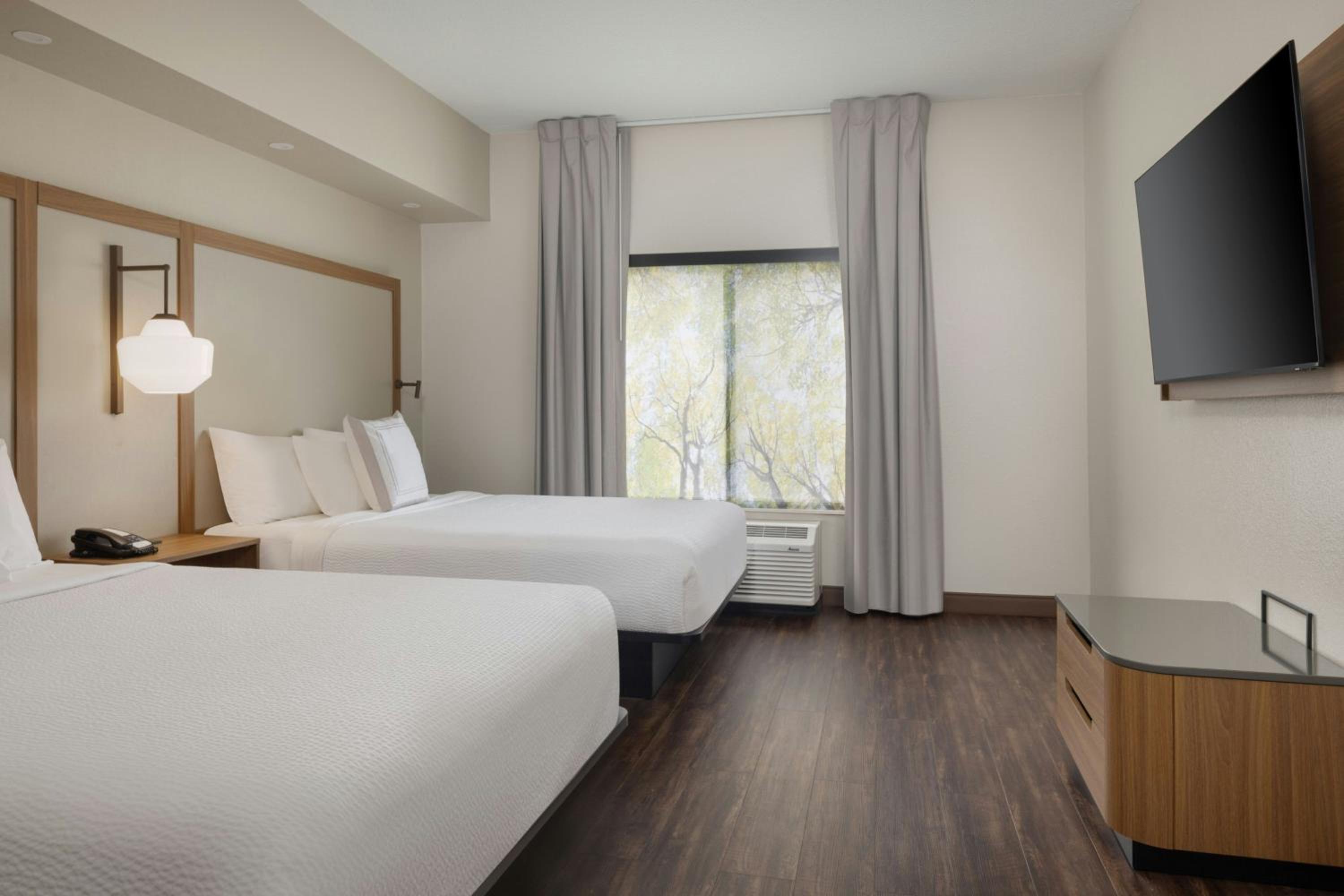 Queen Suite with Two Queen Beds and Sofa Bed - Hearing Accessible