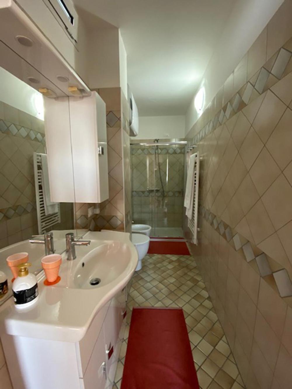 Deluxe Room - Photo 5