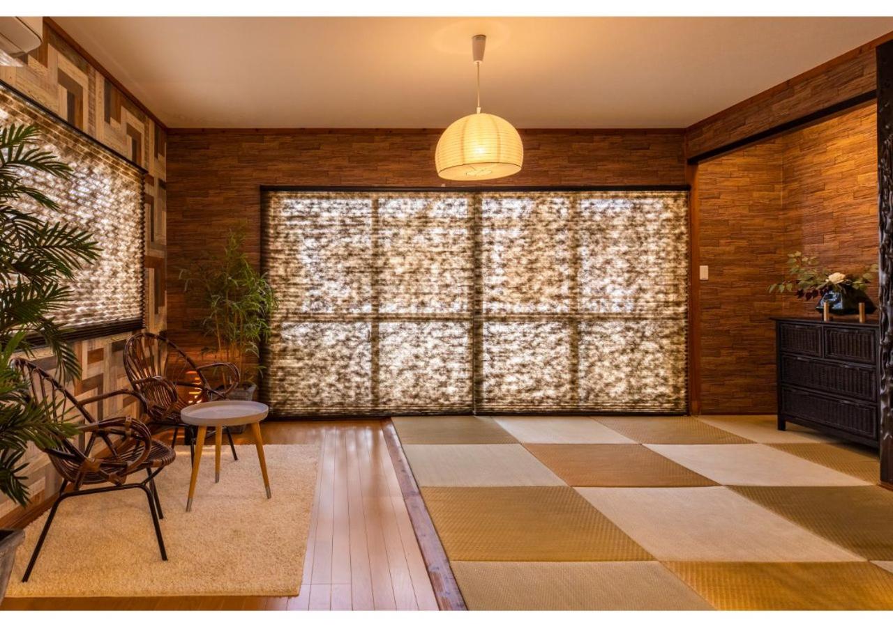 Superior Family Room - Photo 1