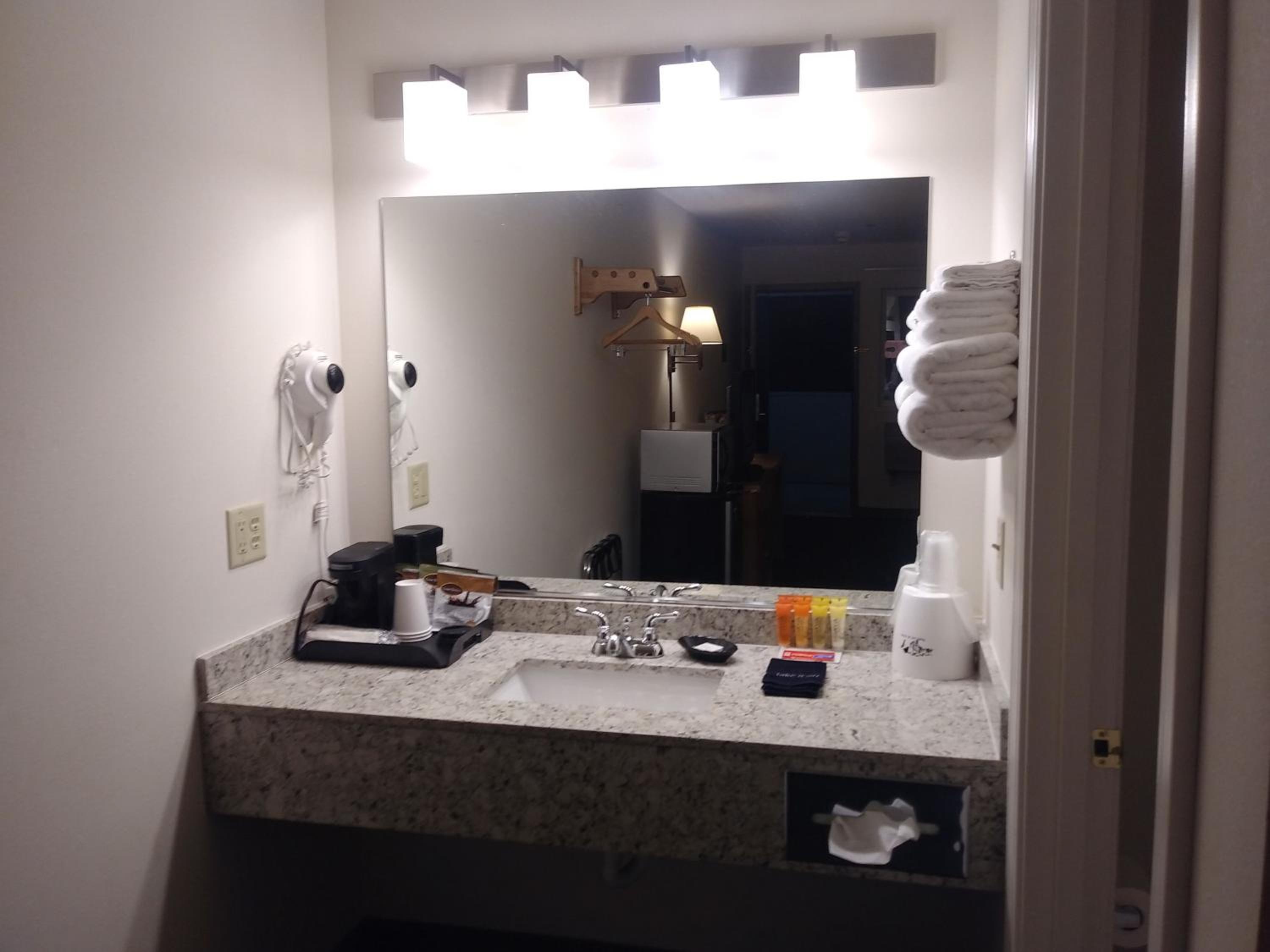 Queen Room photo 3