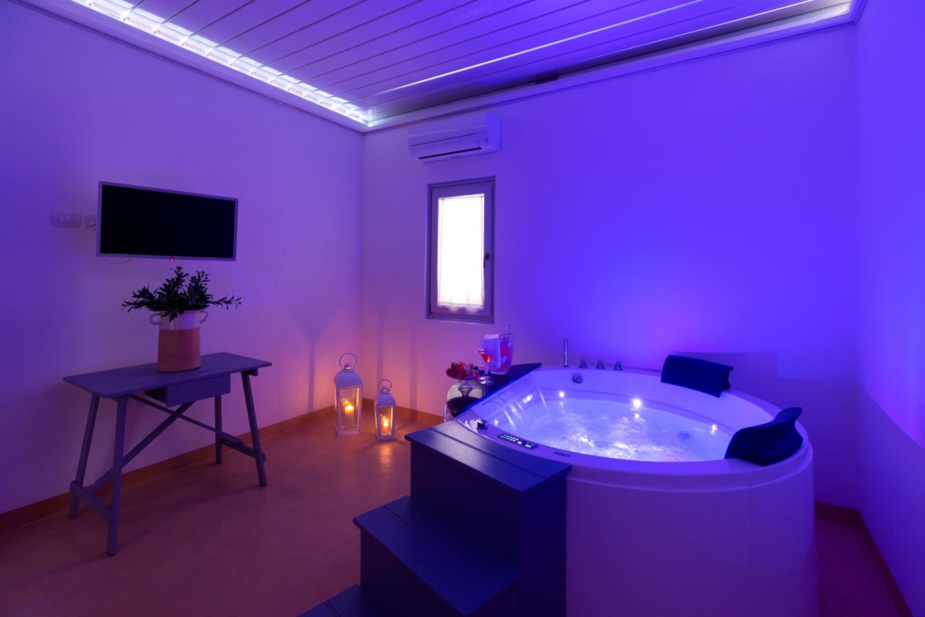 King Room with Spa Bath photo 2