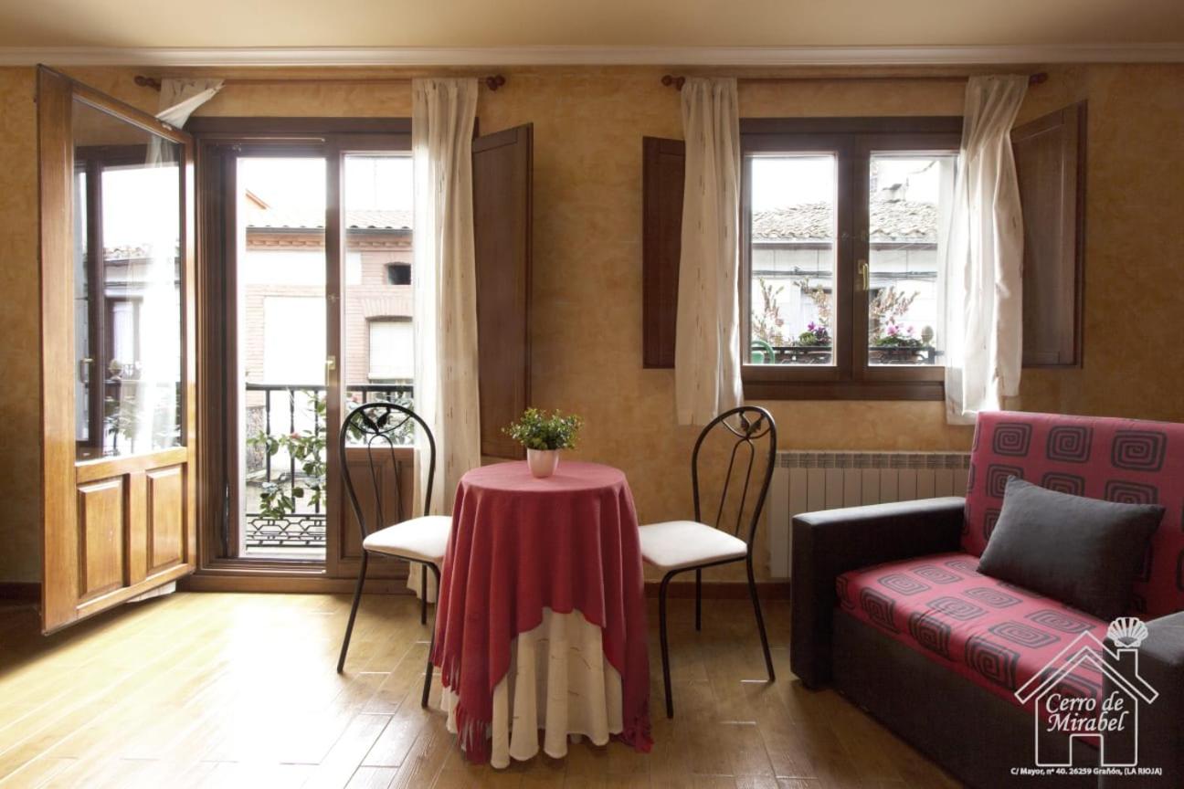 Queen Room with Balcony - Photo 4