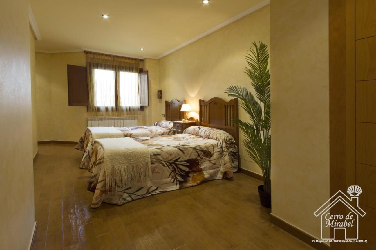 Double Room with Extra Bed - Photo 2