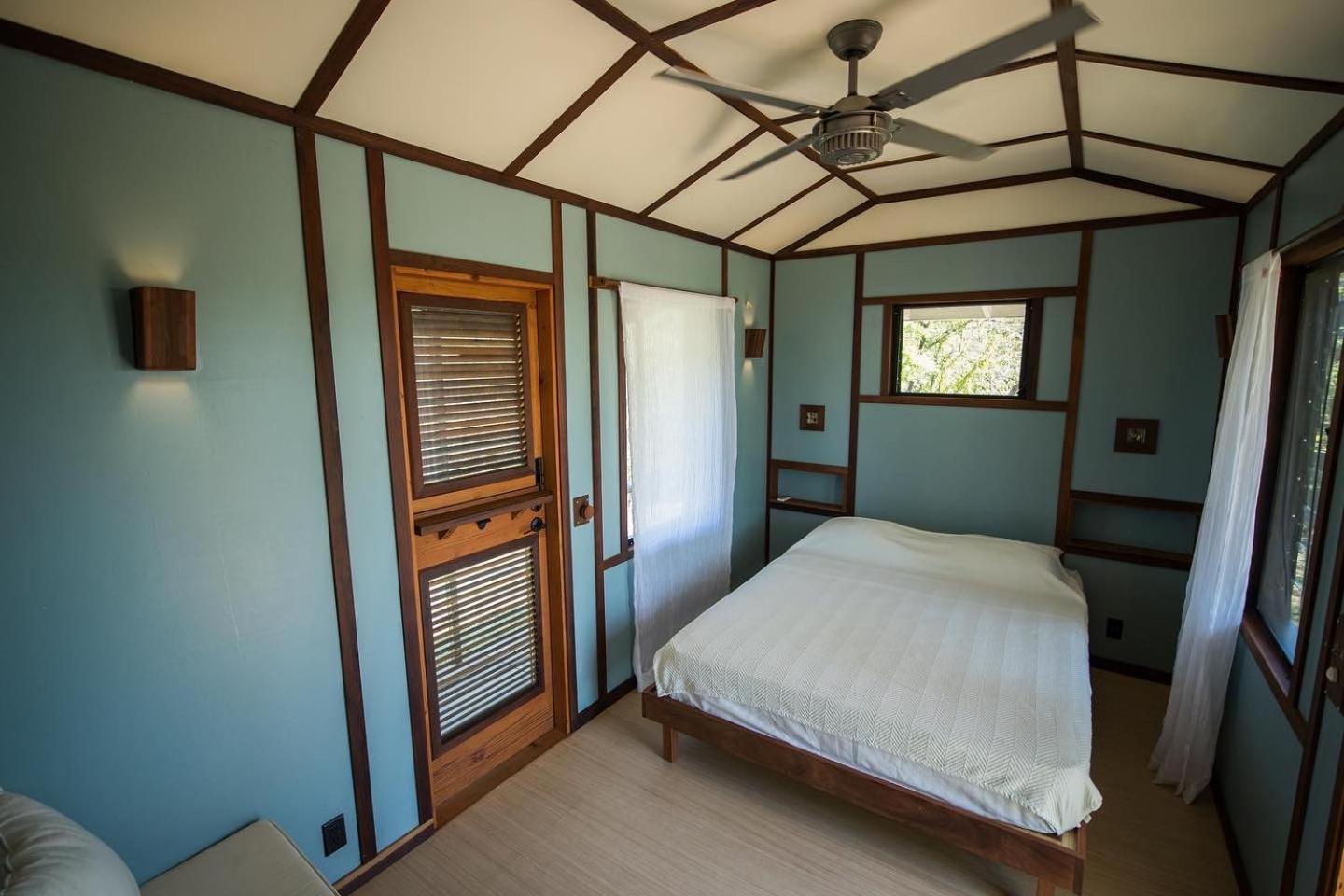 Bungalow with Sea View photo 1
