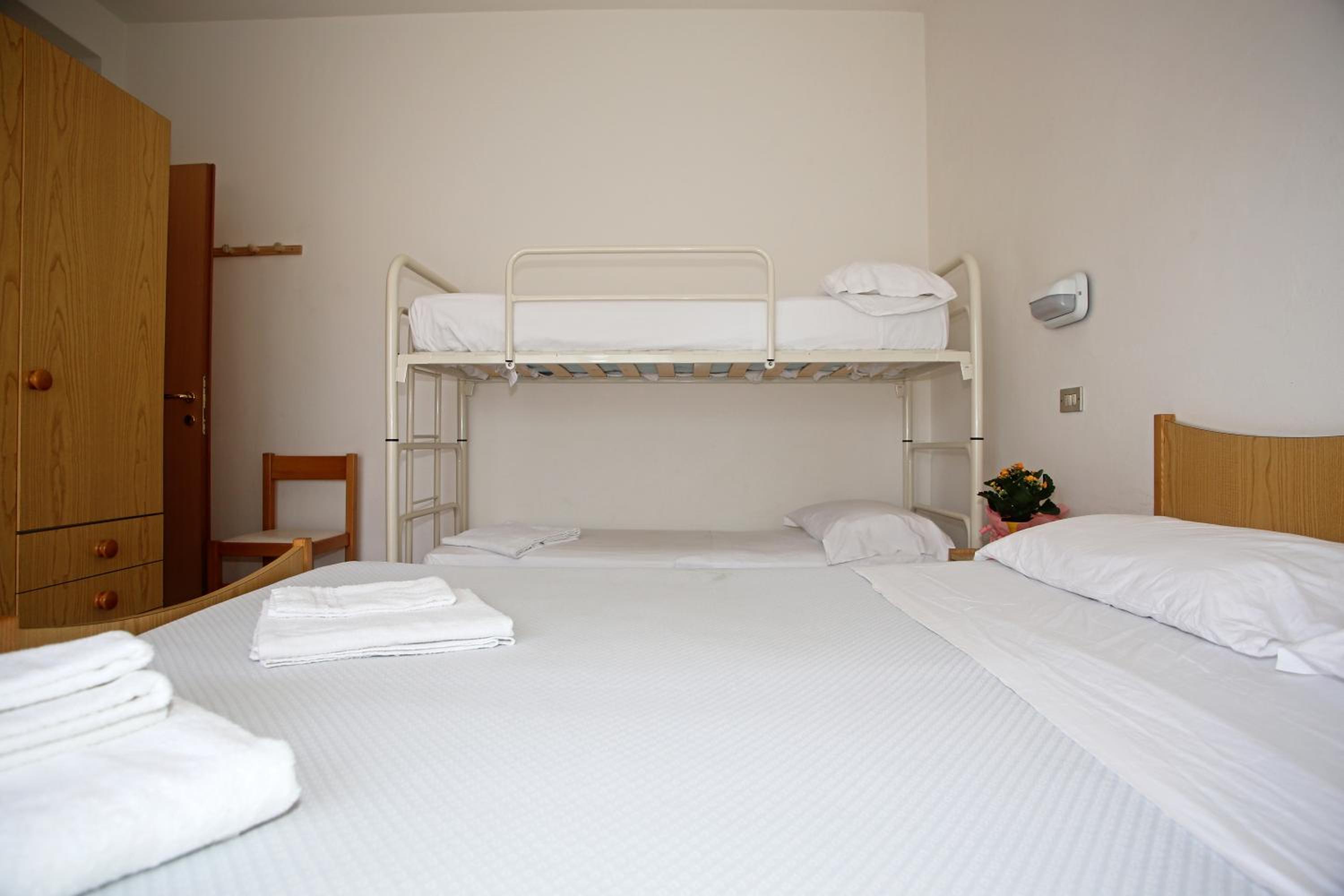 Triple Room photo 3