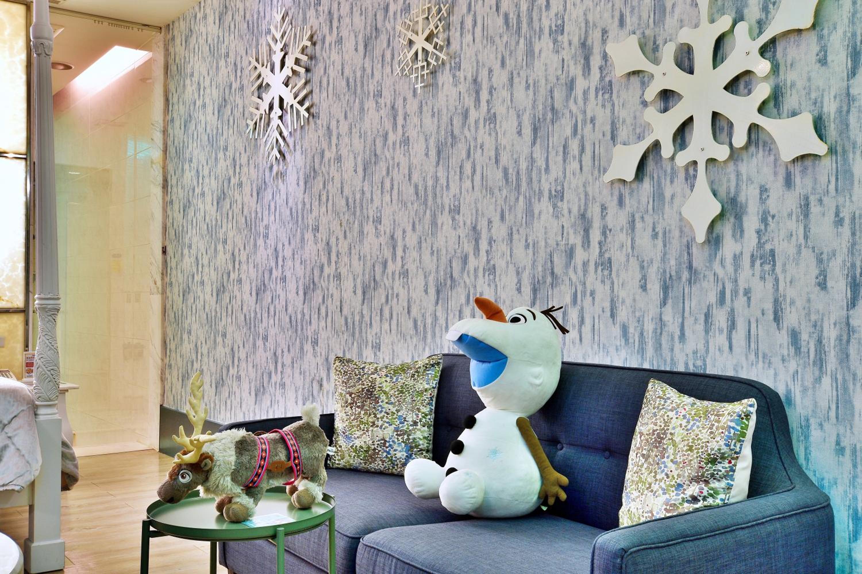 Family Room photo 2