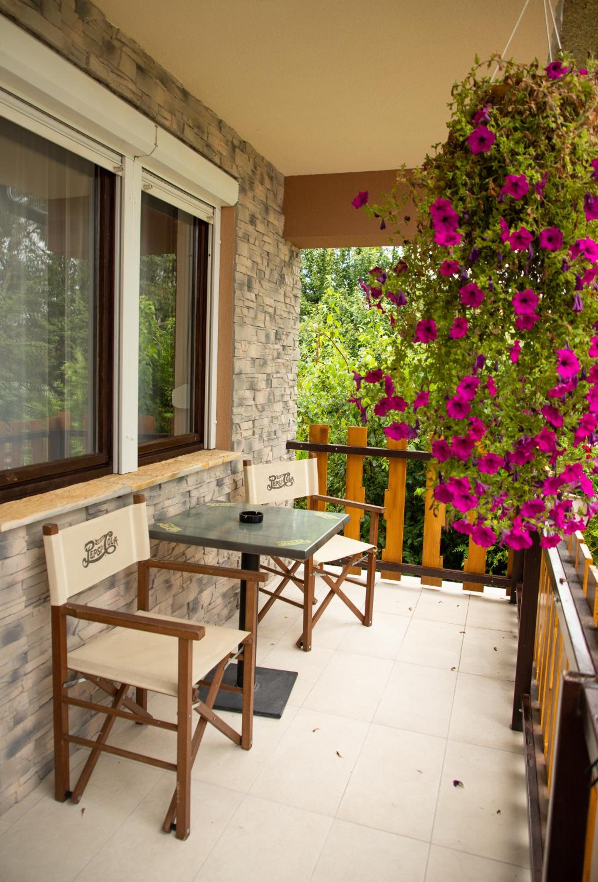 Deluxe Double or Twin Room with Balcony - Photo 5