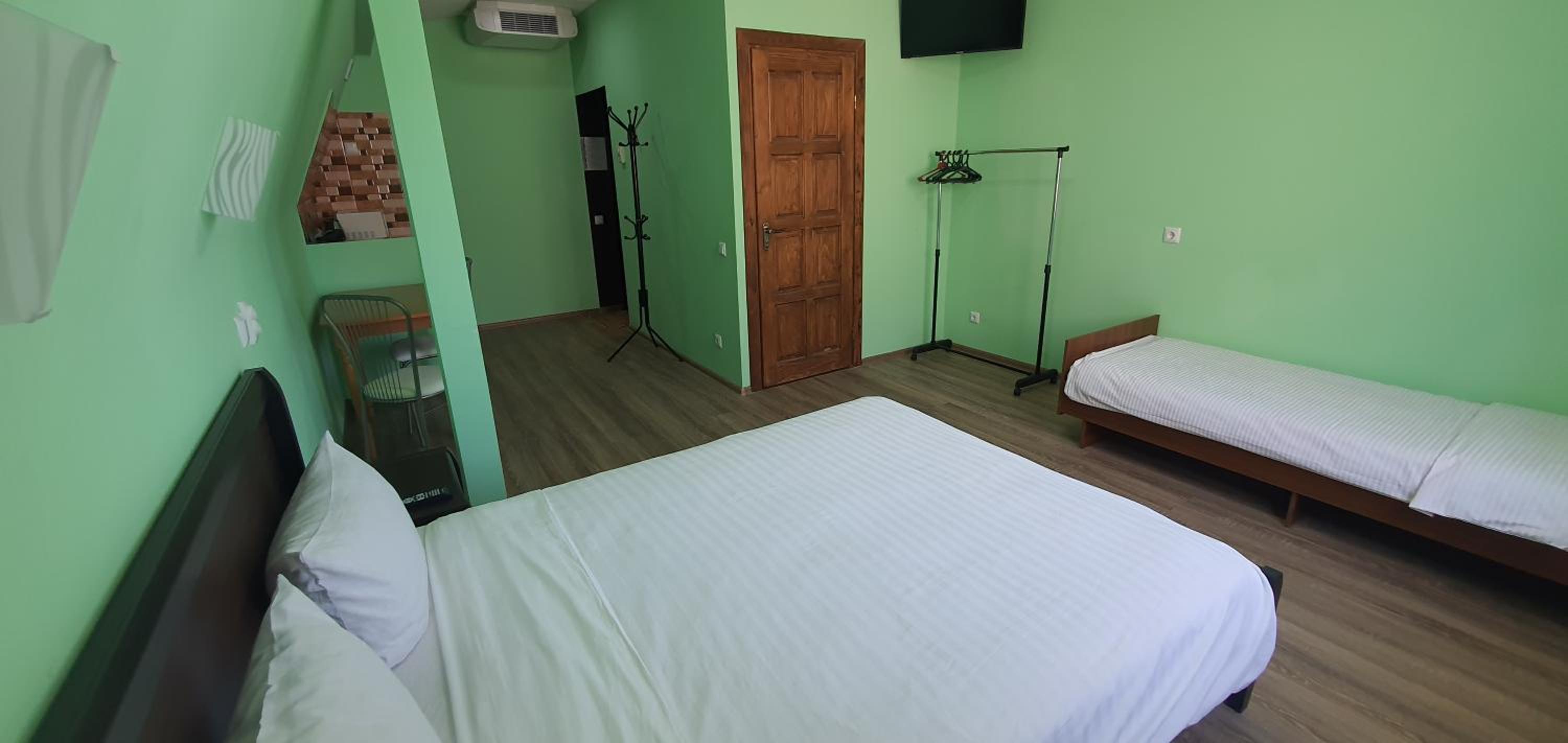 Superior Quadruple Room photo 2