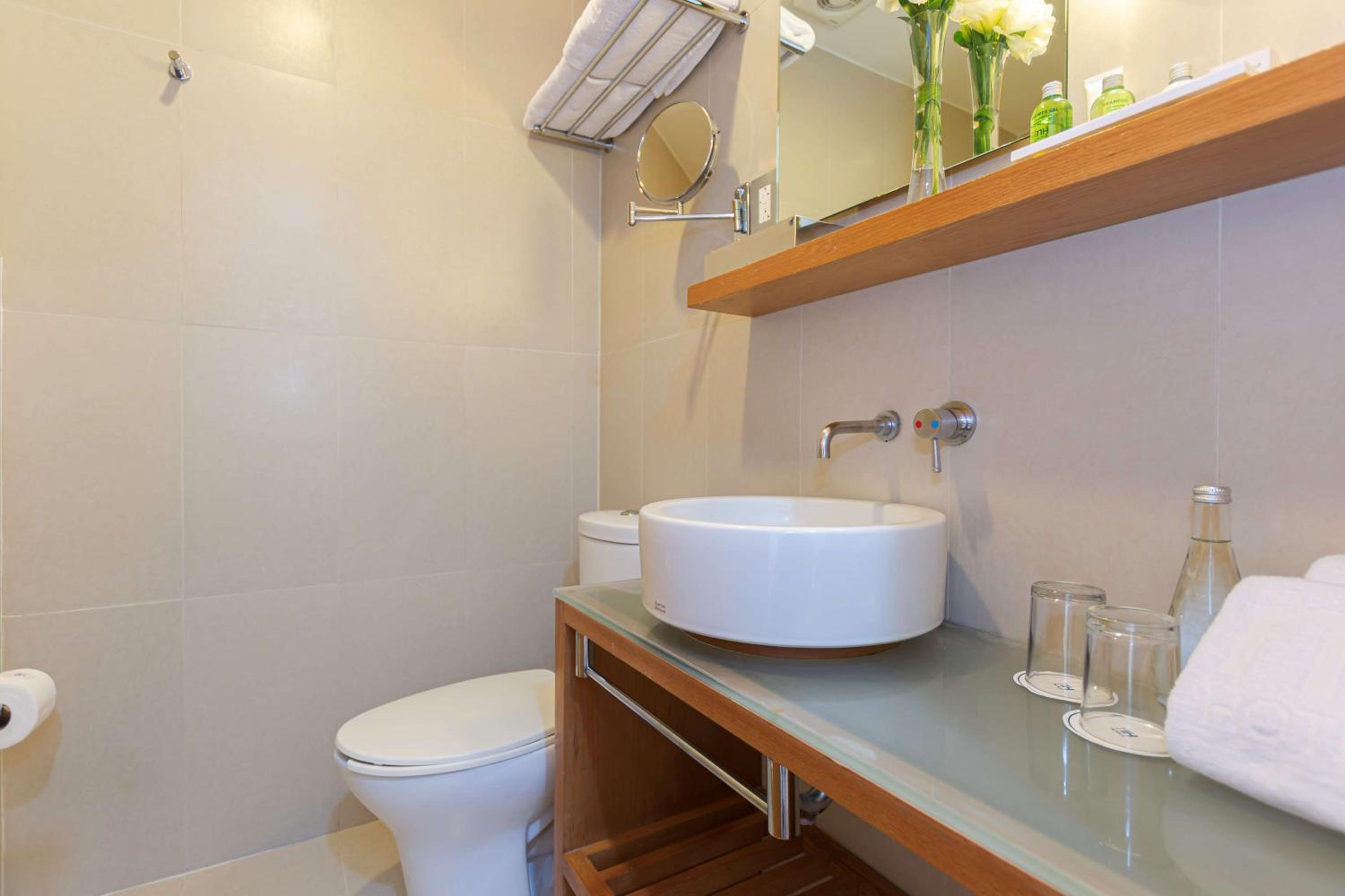 Standard Double or Twin Room - Photo 3