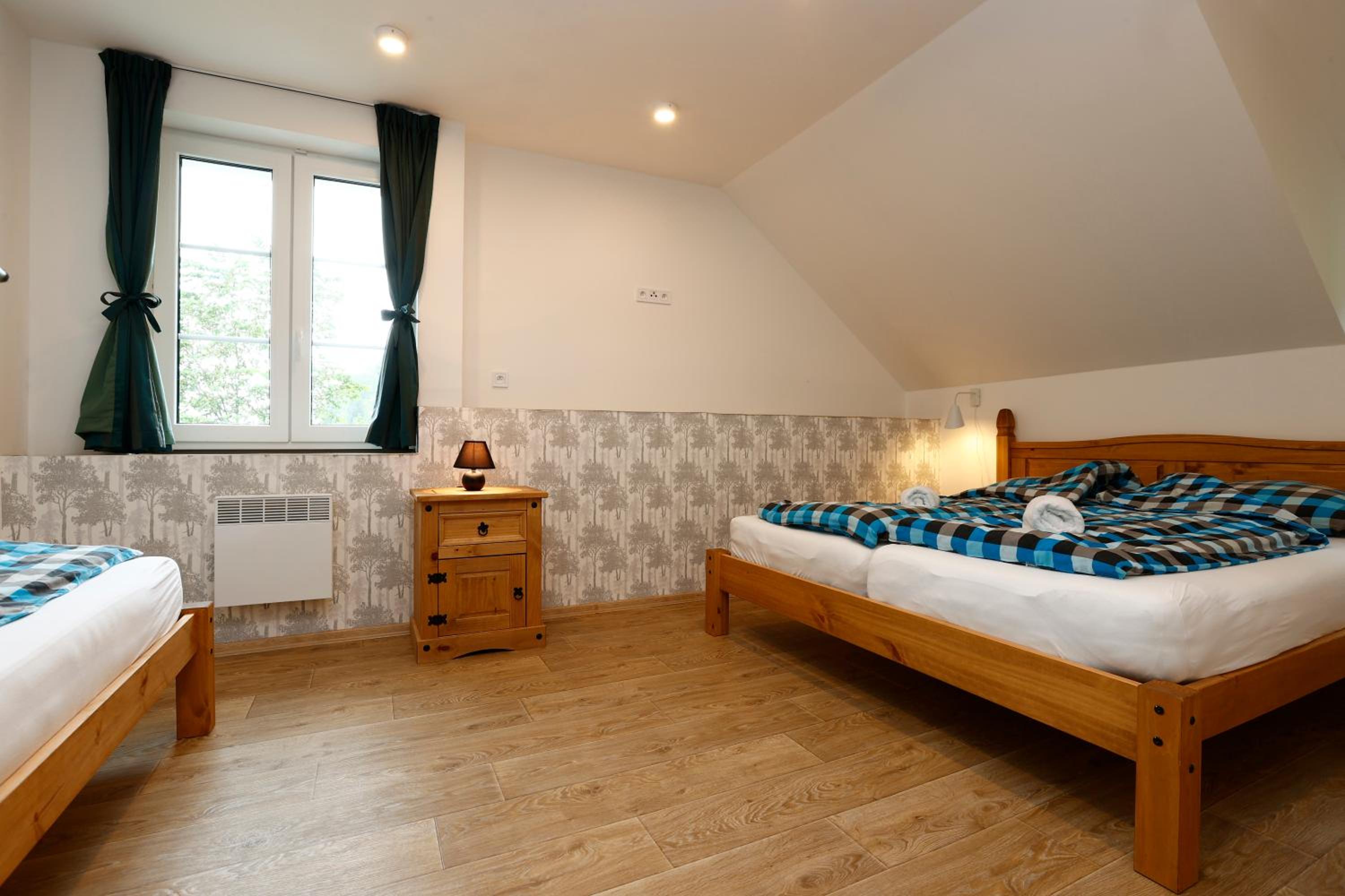 Two-Bedroom Apartment with Forest View - Photo 11