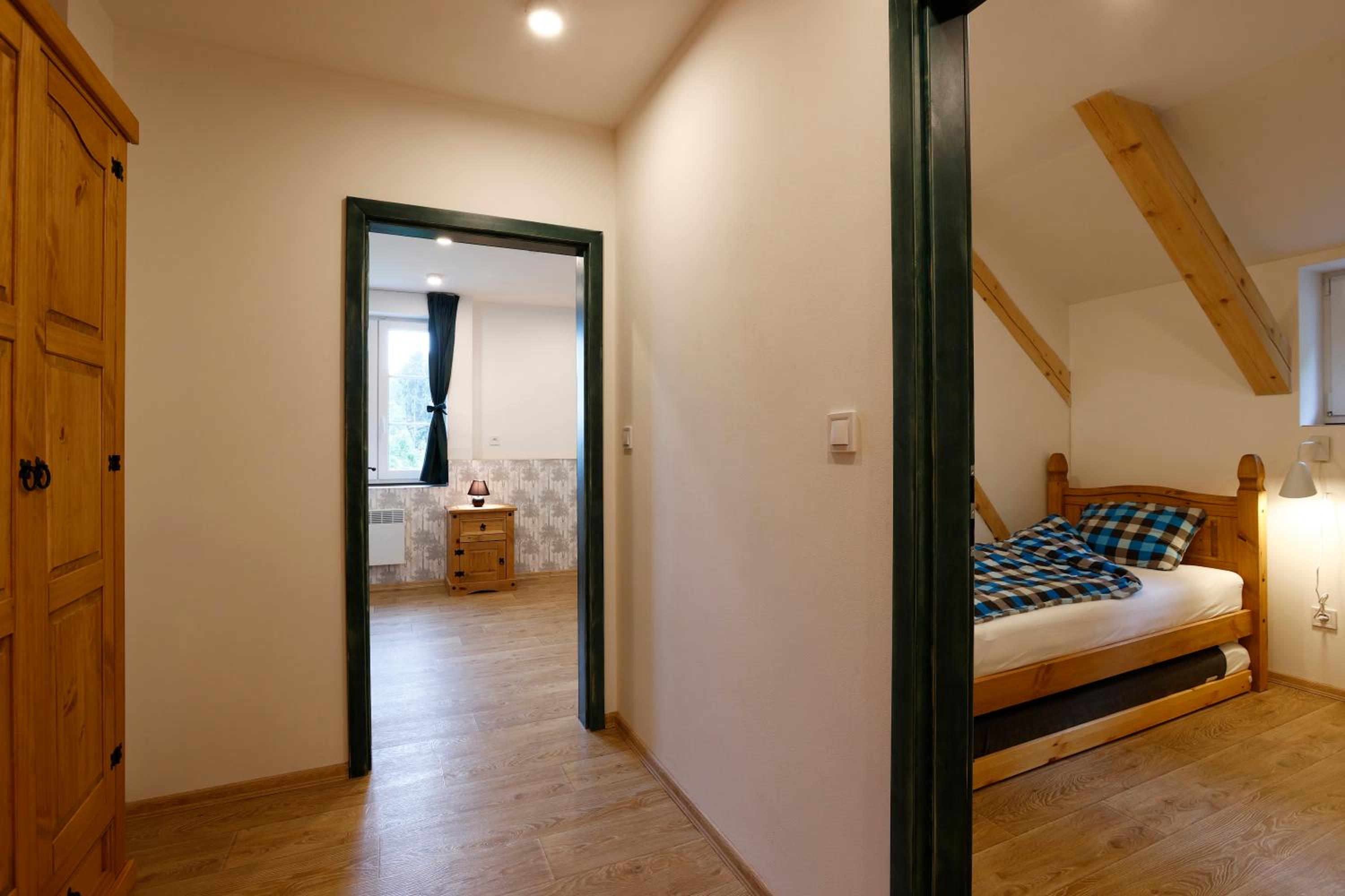 Two-Bedroom Apartment with Forest View - Photo 12