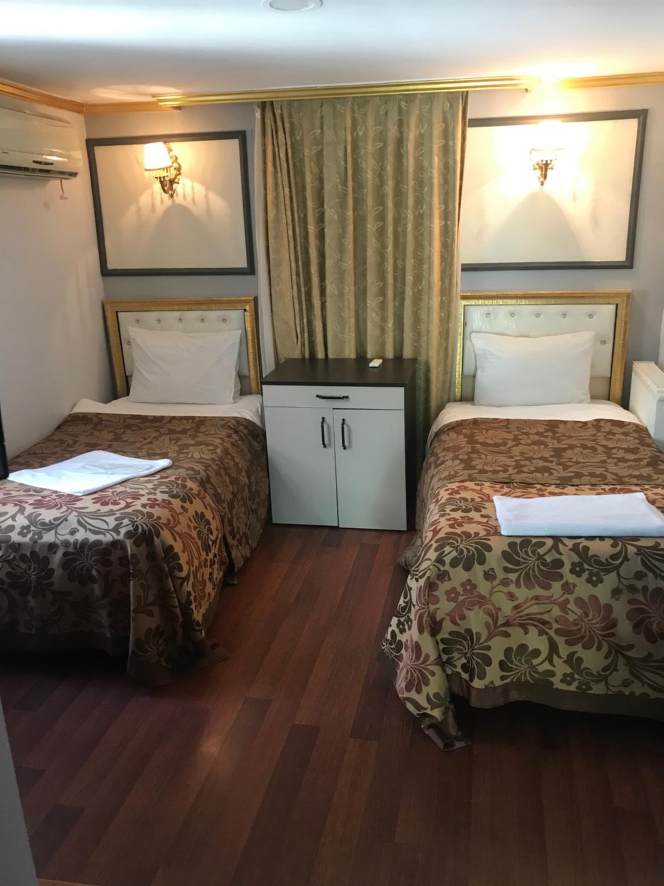 Double or Twin Room photo 3