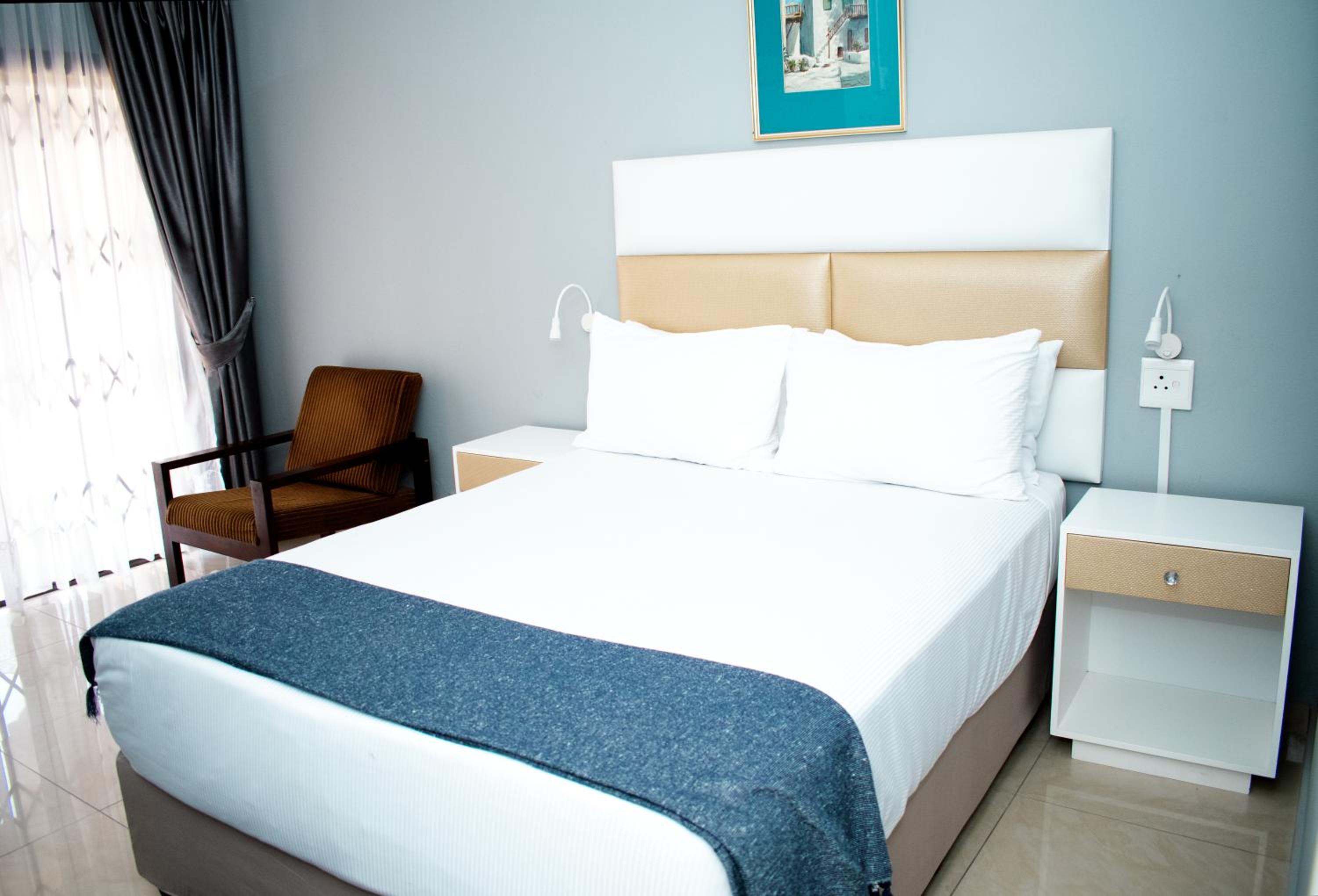 Deluxe Double Room - Photo 8