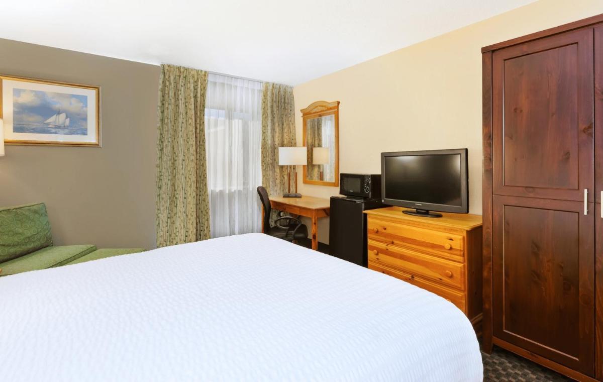 Queen Room - Accessible/Non-Smoking photo 1