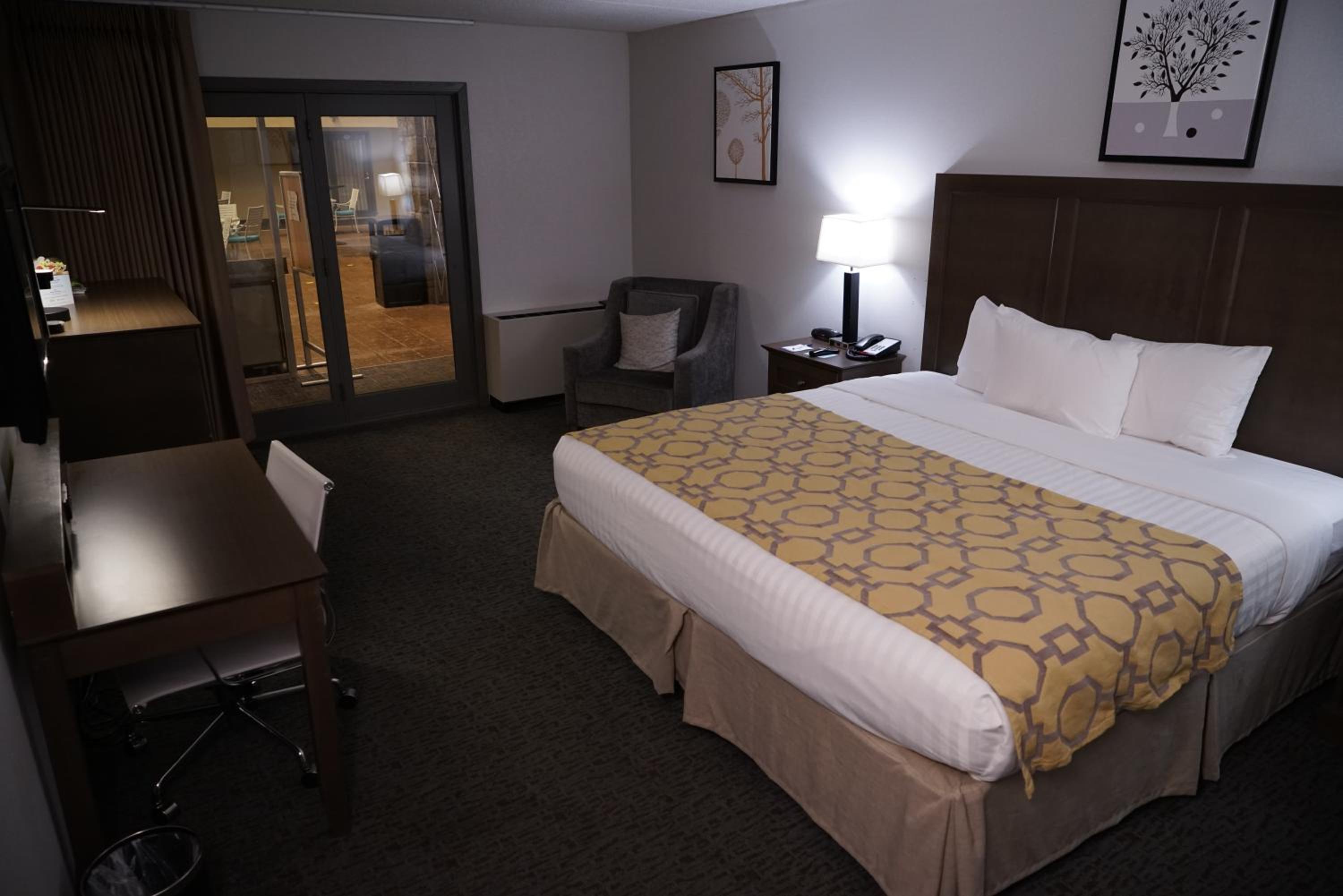 King Room with Pool View - Non-Smoking - Photo 7