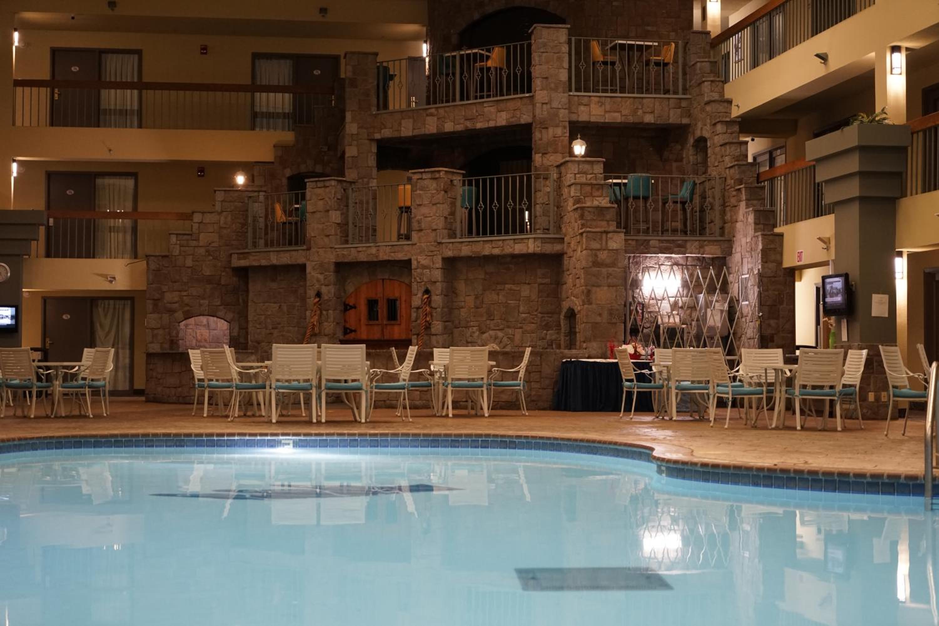 King Room with Pool View - Non-Smoking - Photo 3