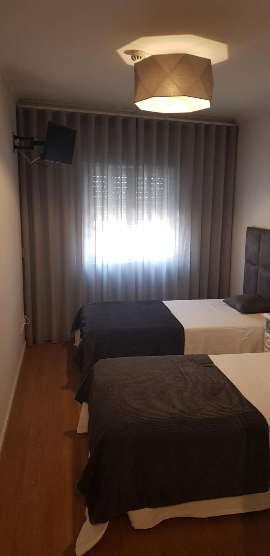 Twin Room with Bathroom - Photo 15